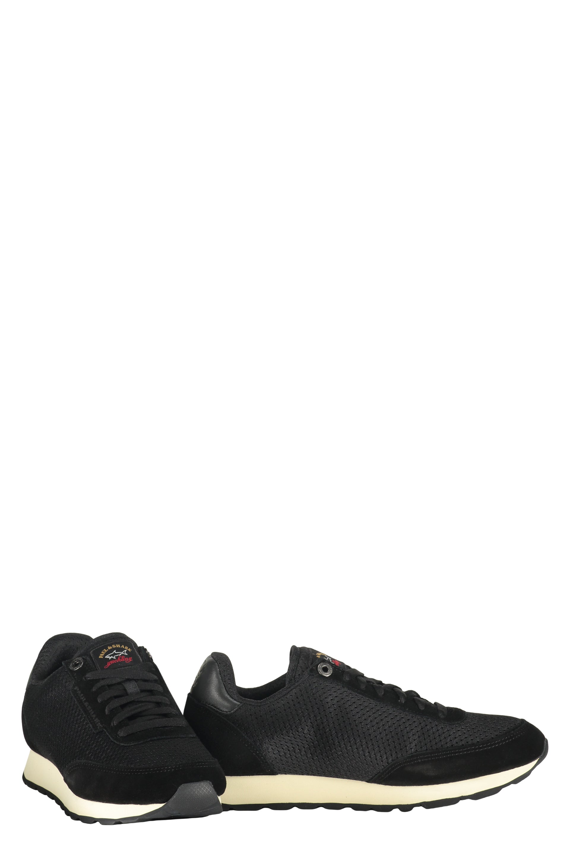 Modern sports shoe, versatile and comfortable