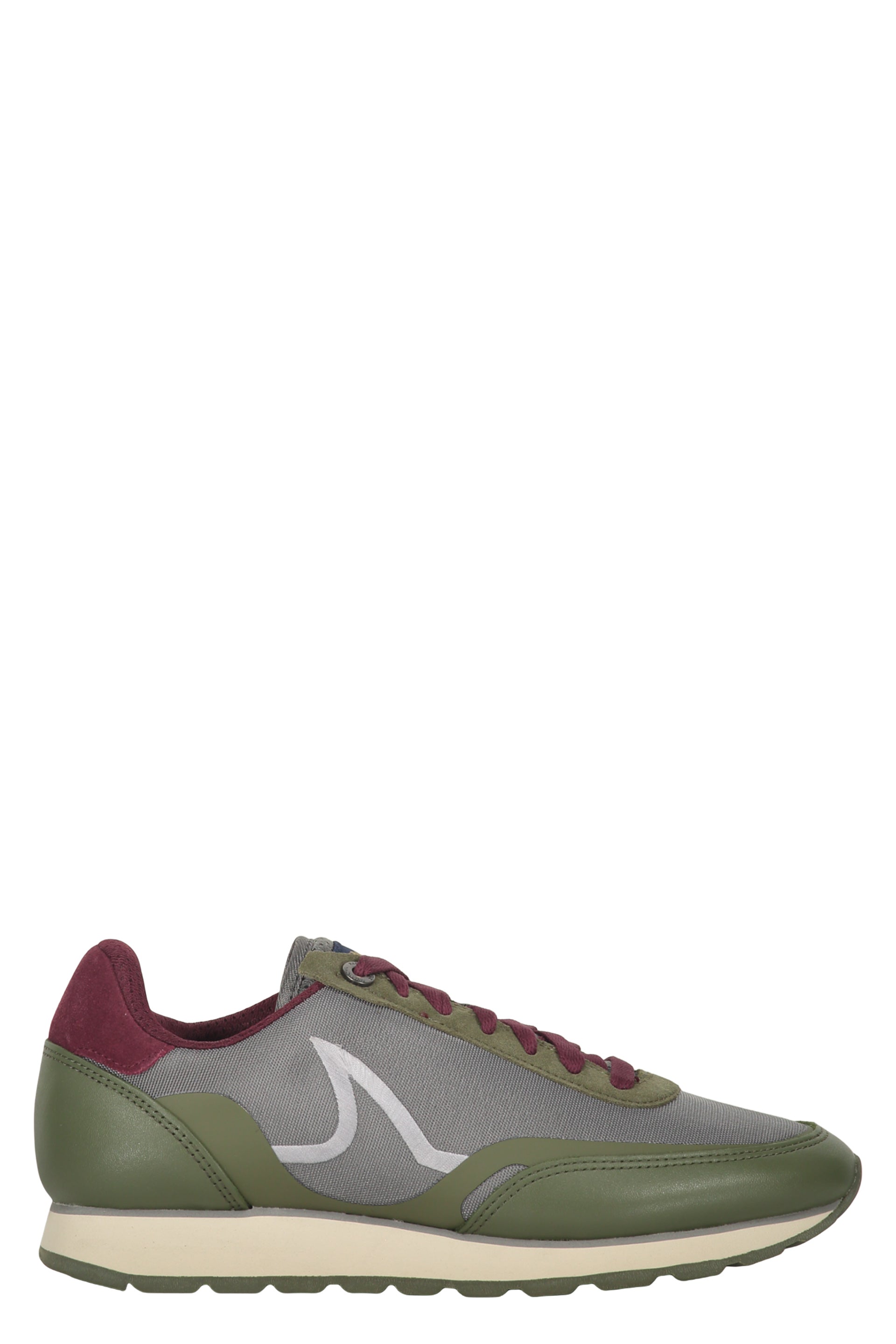 Sport shoe elegance green with bordeaux details