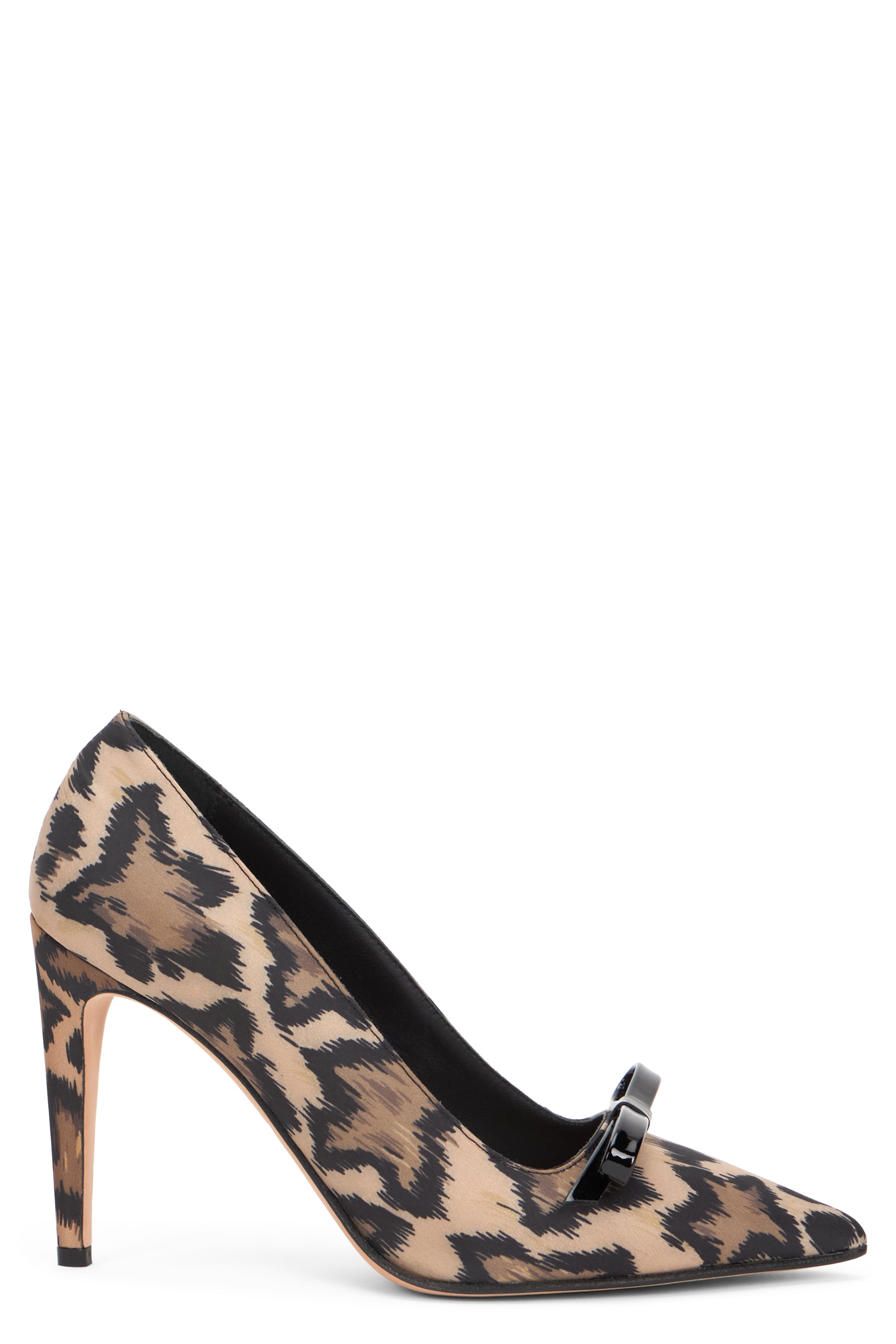 High-heeled shoe with elegant animal print.