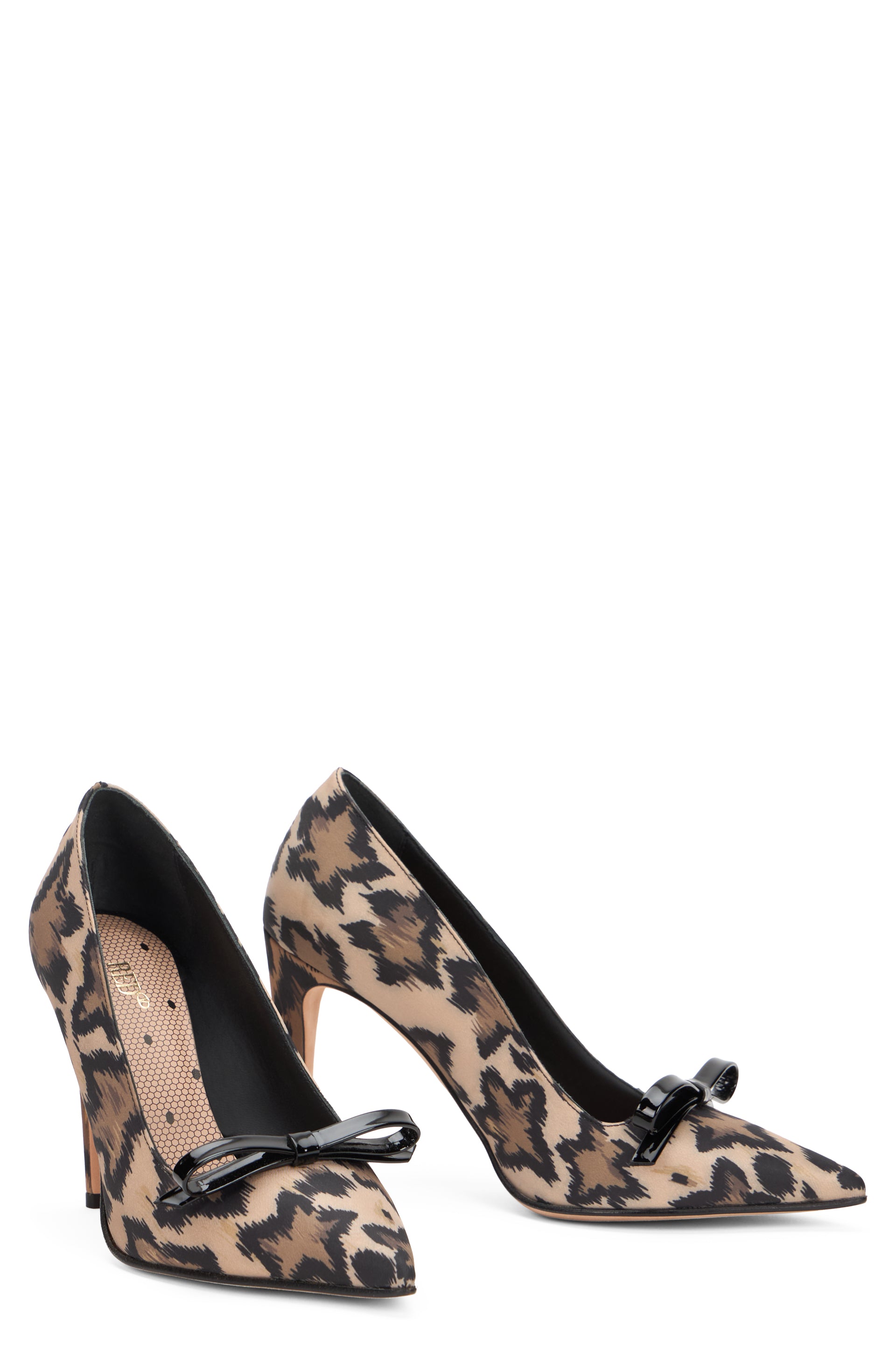 High-heeled shoe with elegant animal print.