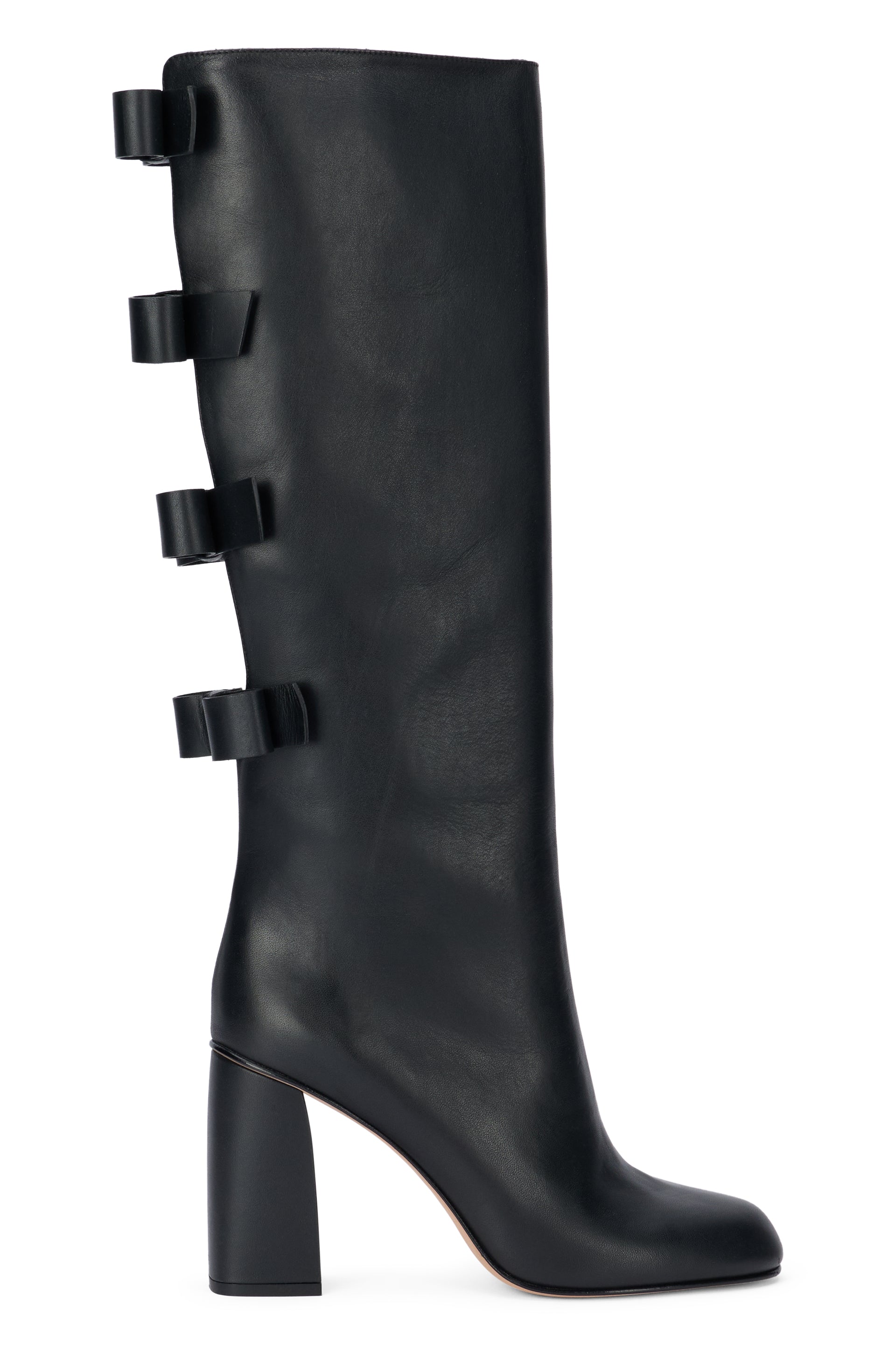 Ankle boot in black color with heel, elegant and minimalist design.