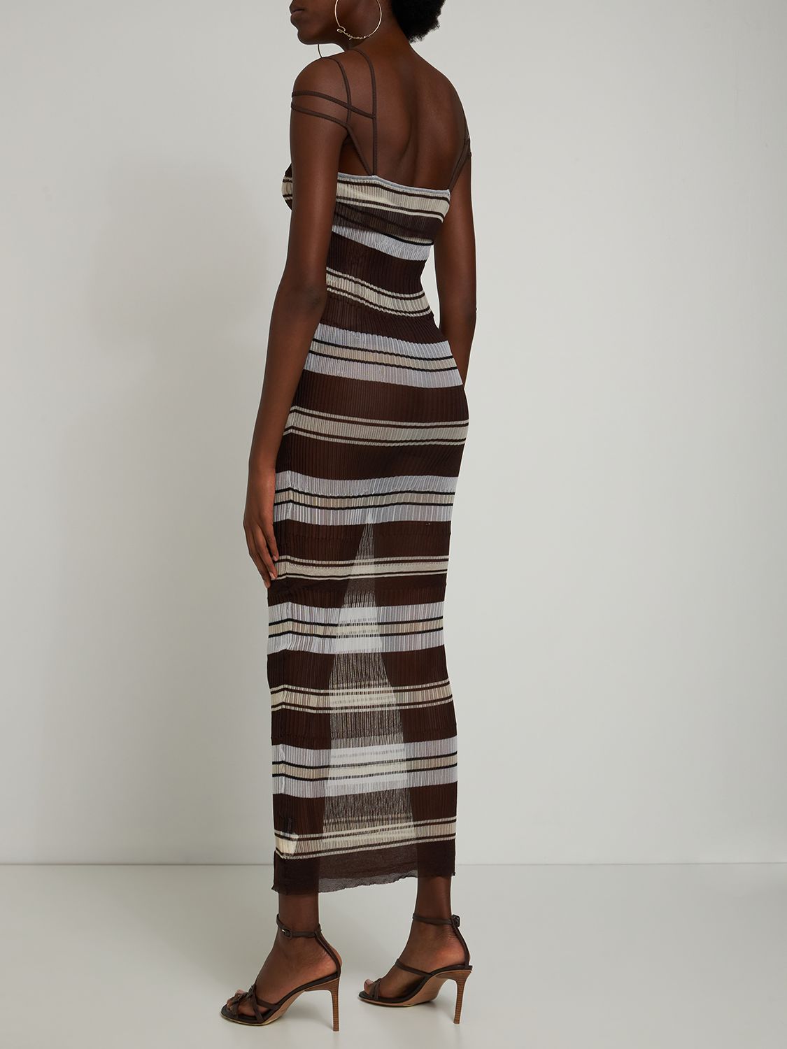 Long striped dress for elegant occasions