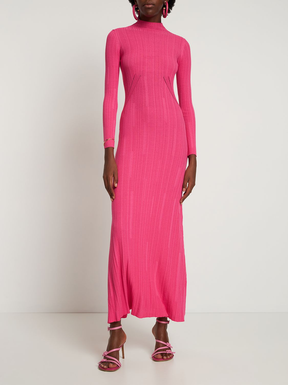 Long elegant pink dress for special occasions