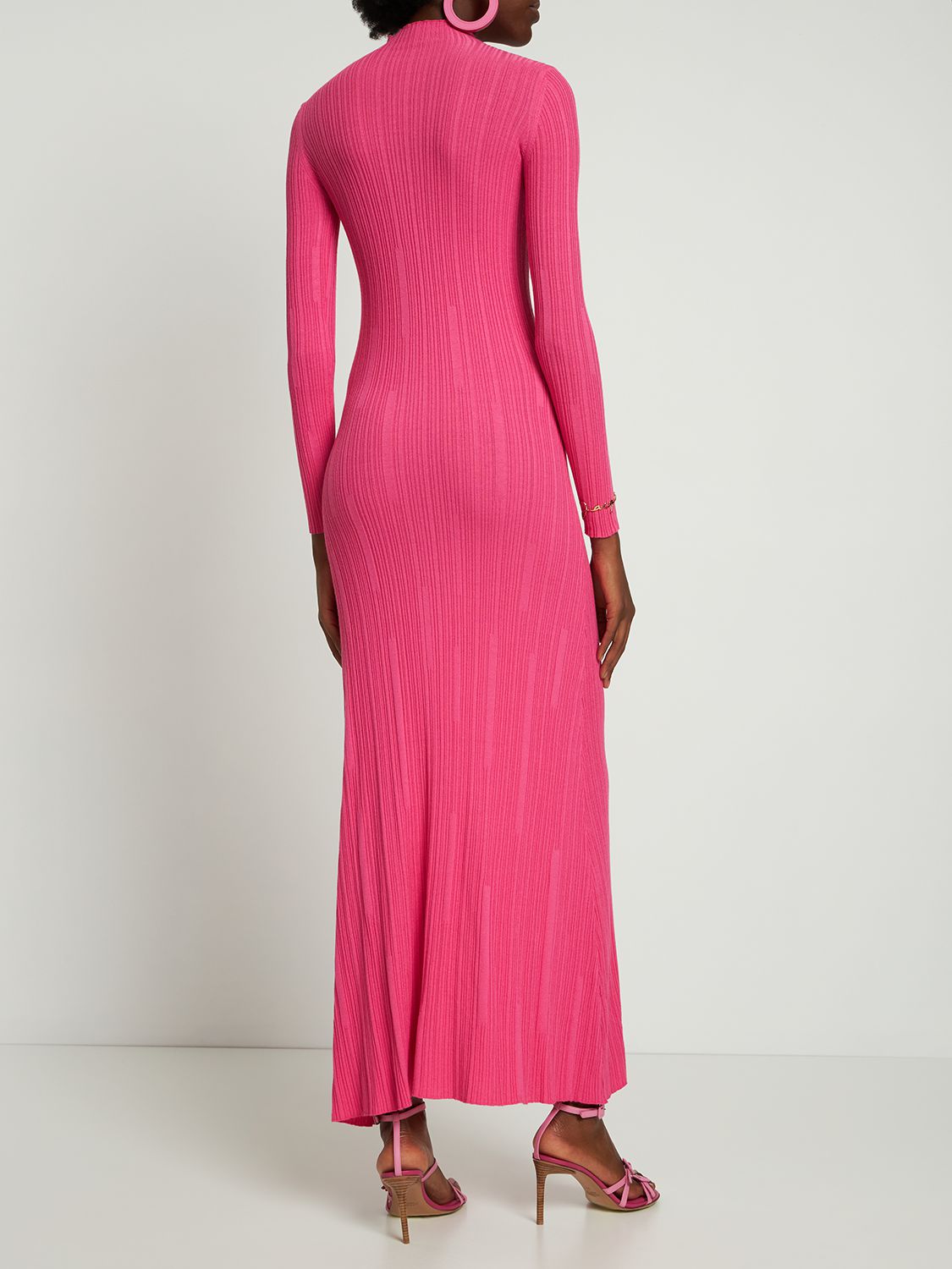 Long elegant pink dress for special occasions