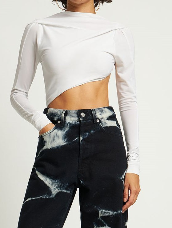 Elegant white body with long sleeves slim fit