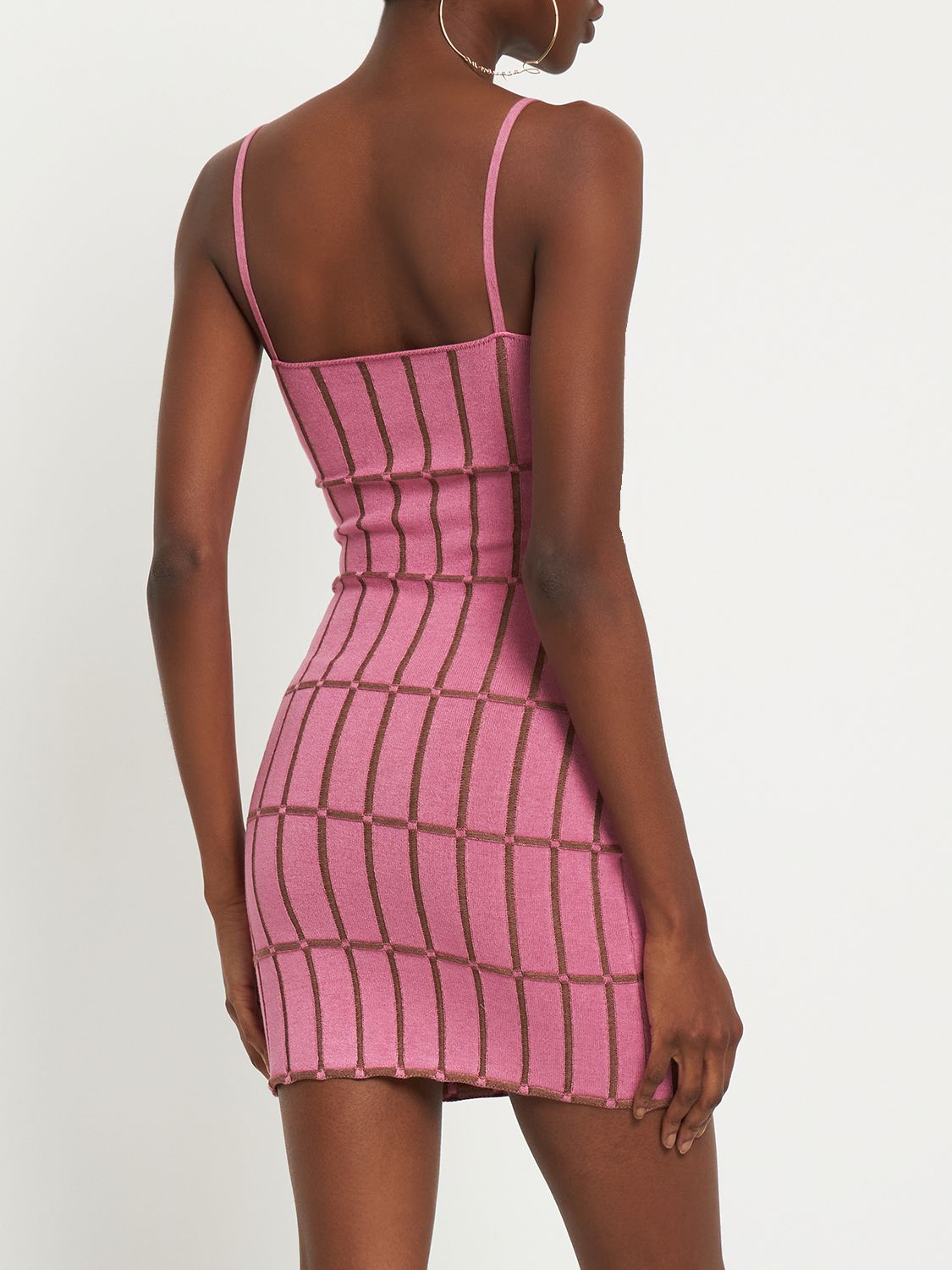 Pink fitted dress with vertical pattern
