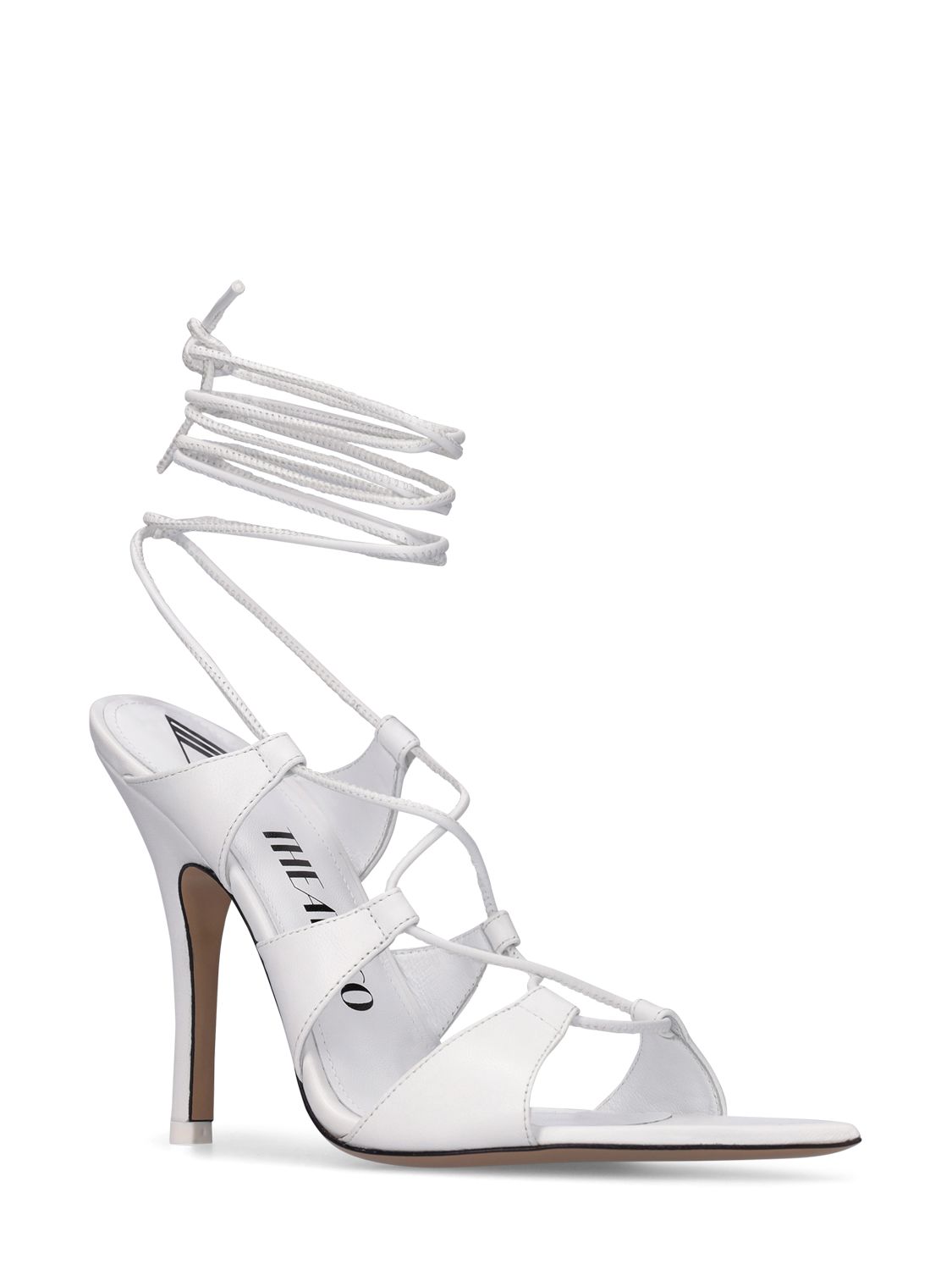 Elegant shoe with high heel in leather