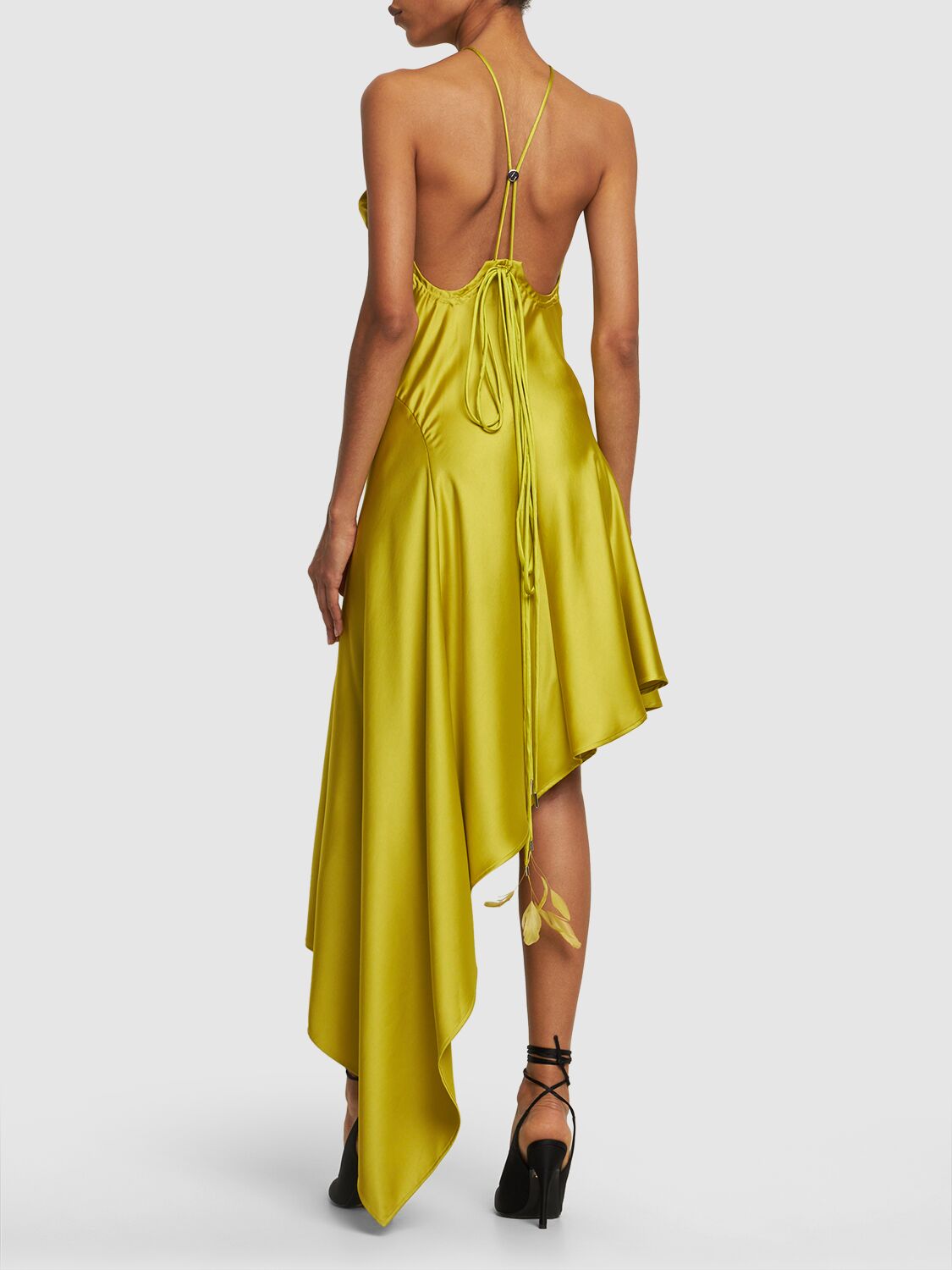 Yellow dress without sleeves, elegant and original