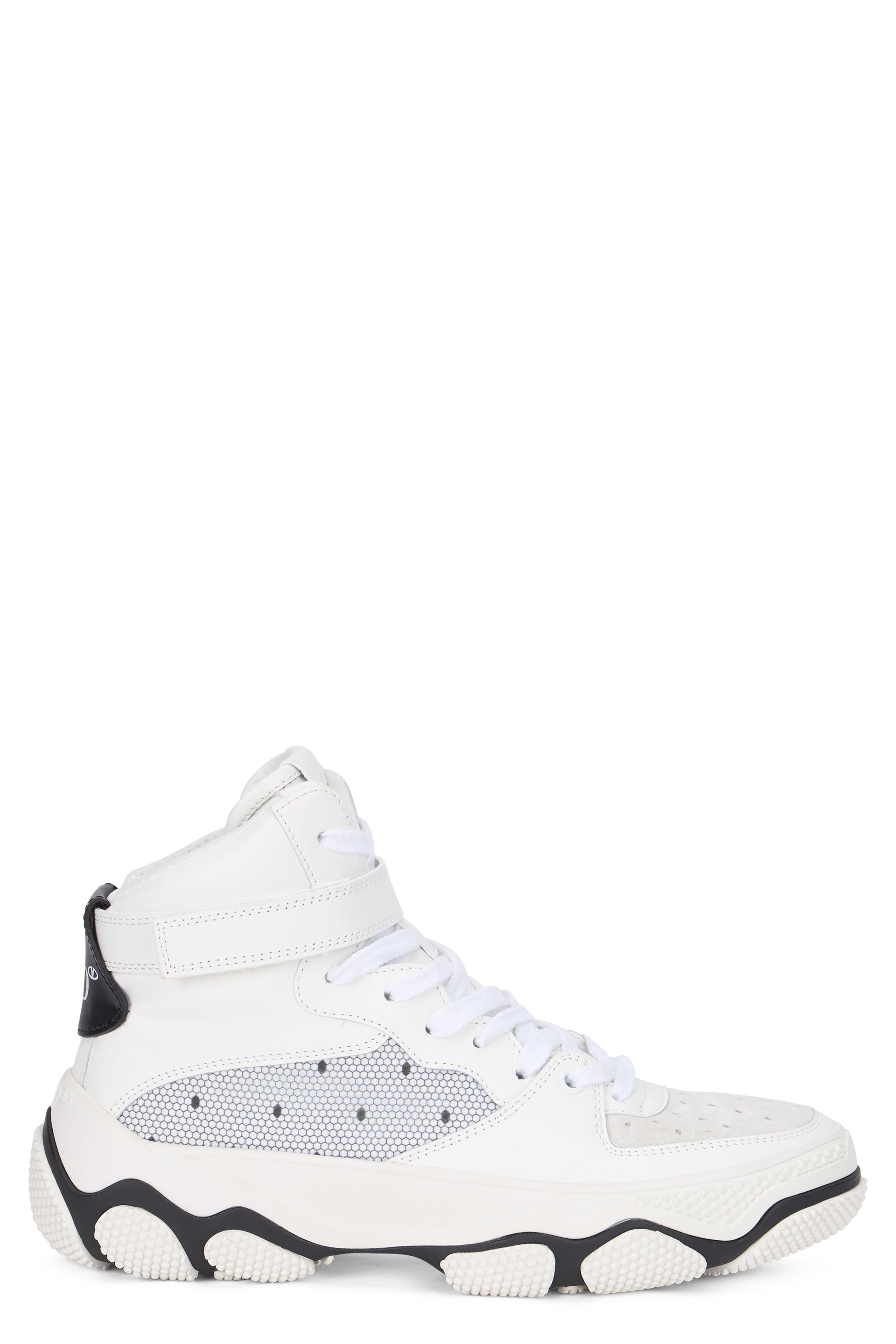 White sportswear shoes, casual and versatile.