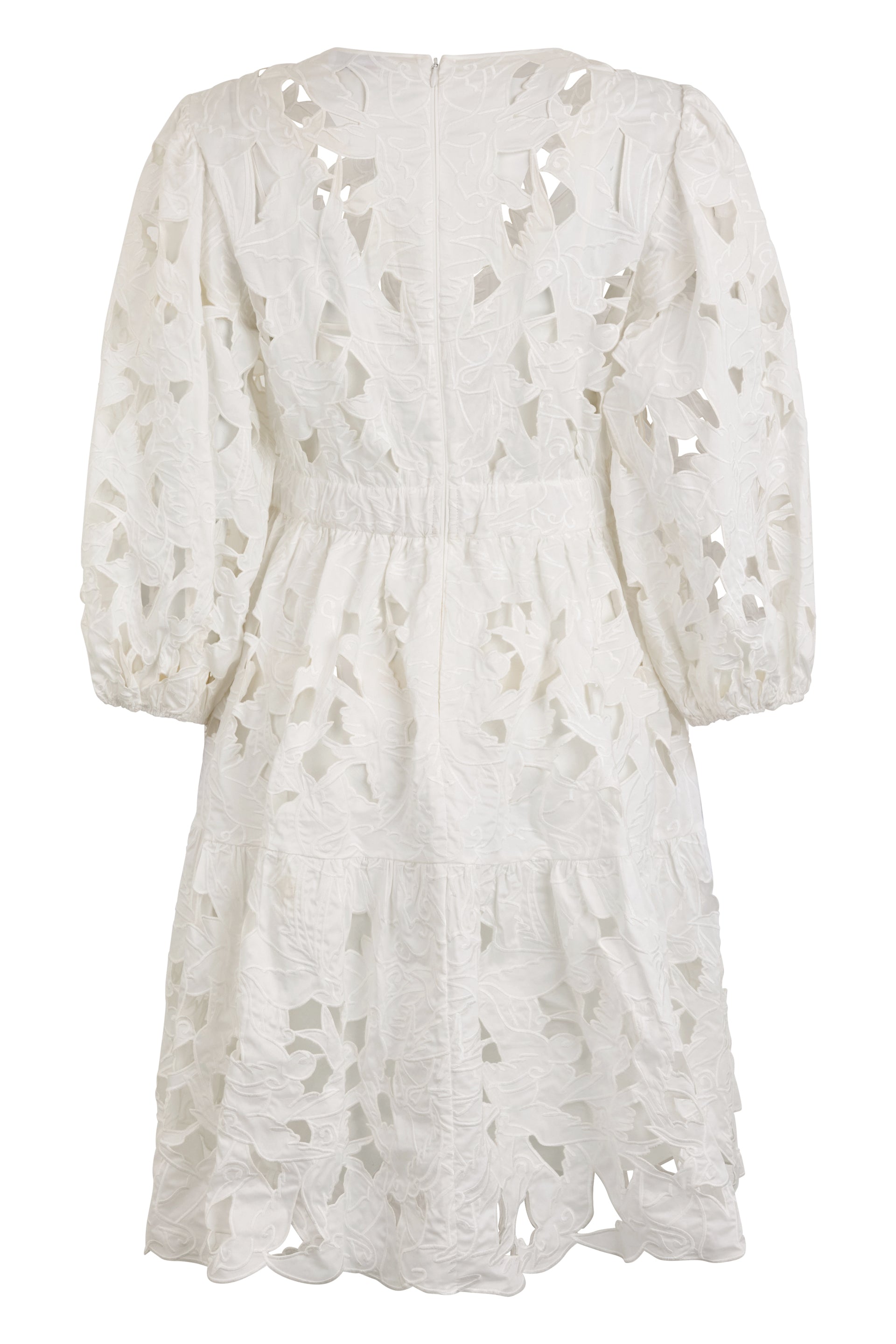 White dress with three-quarter sleeves elegant.