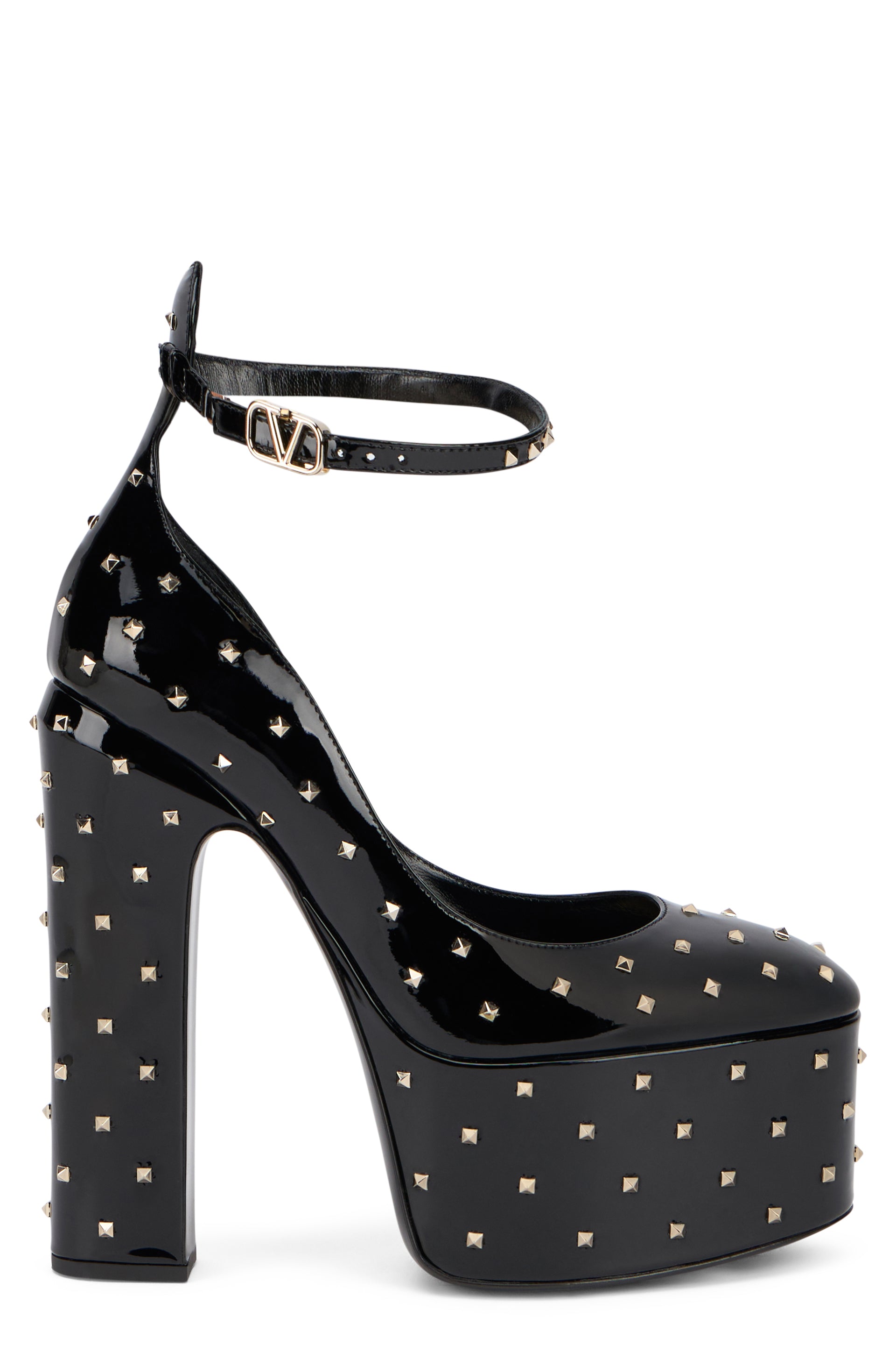 Elegant high-heeled shoes with a plateau.