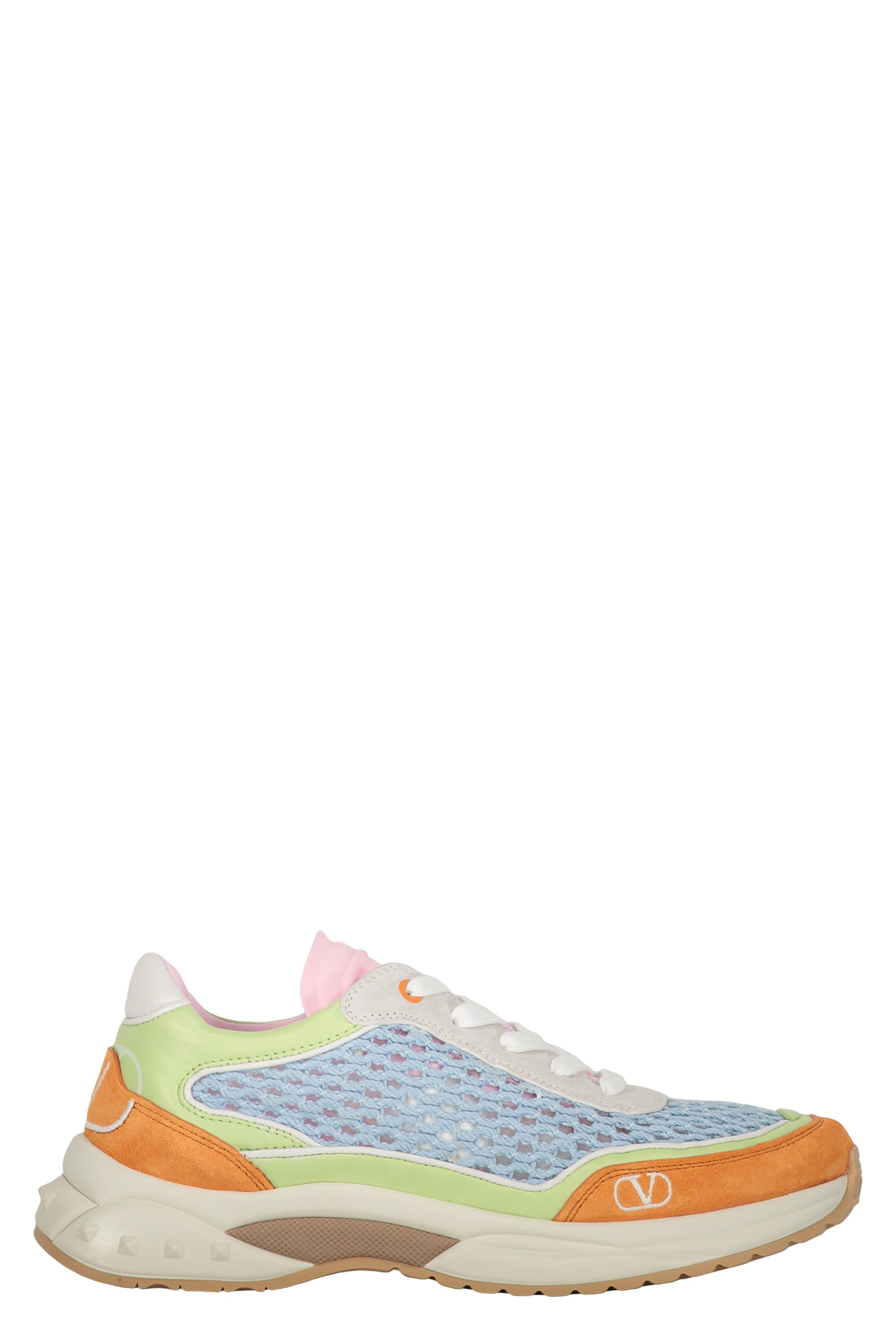 Low-top sneakers
