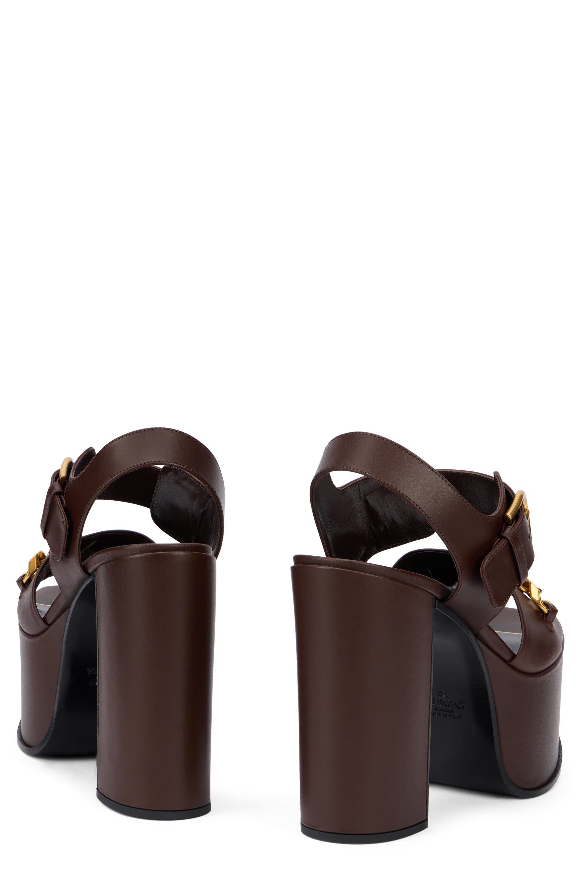 Elegant dark brown plateau sandals
