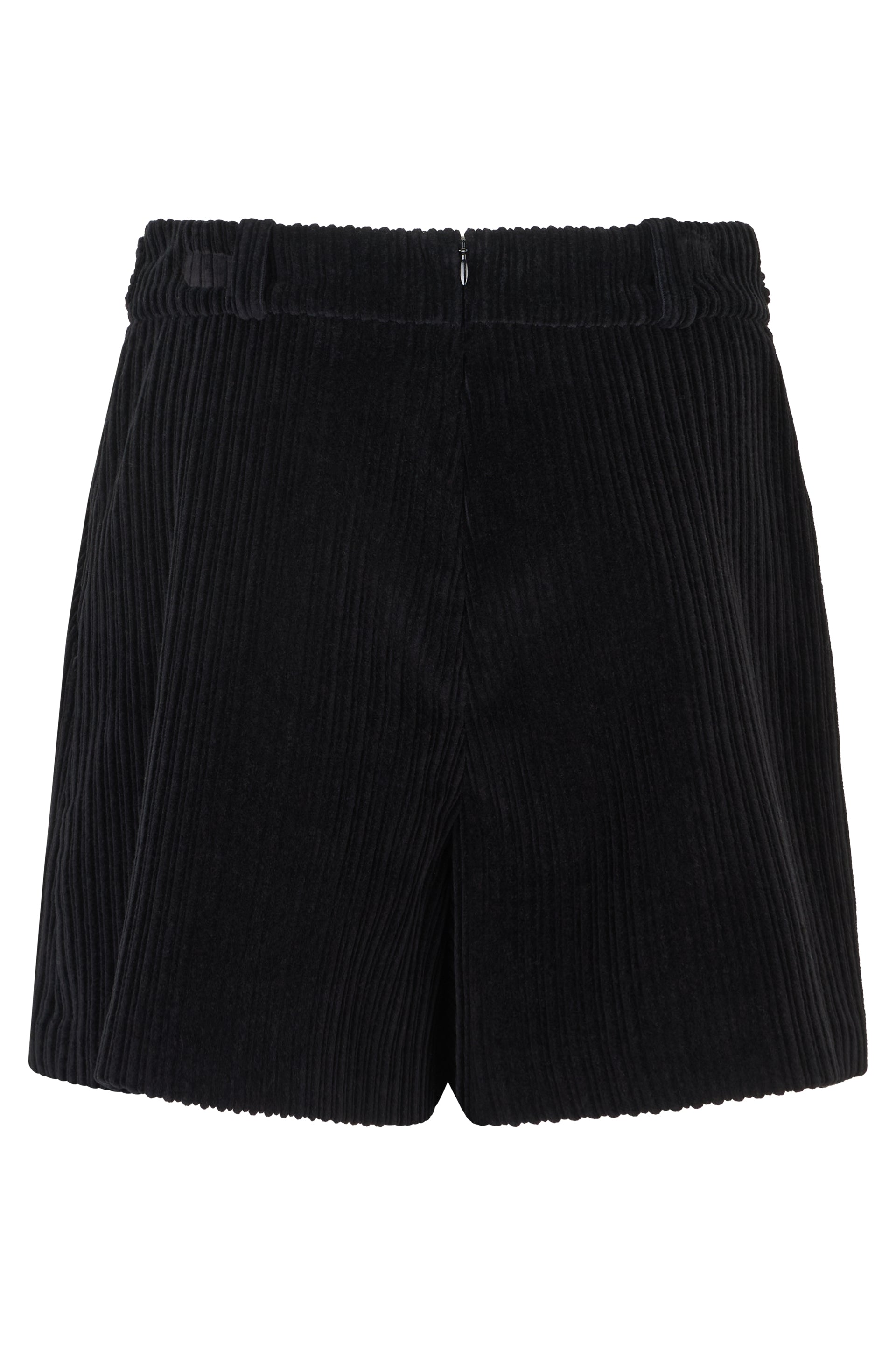 Elegant and versatile black short pants.