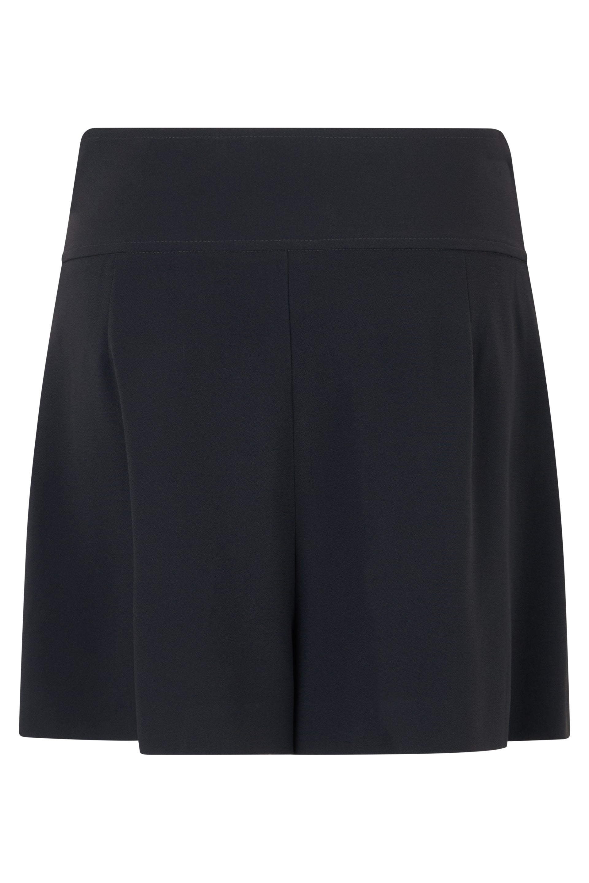 Black short pants with a high waist embellished with a gold buckle.