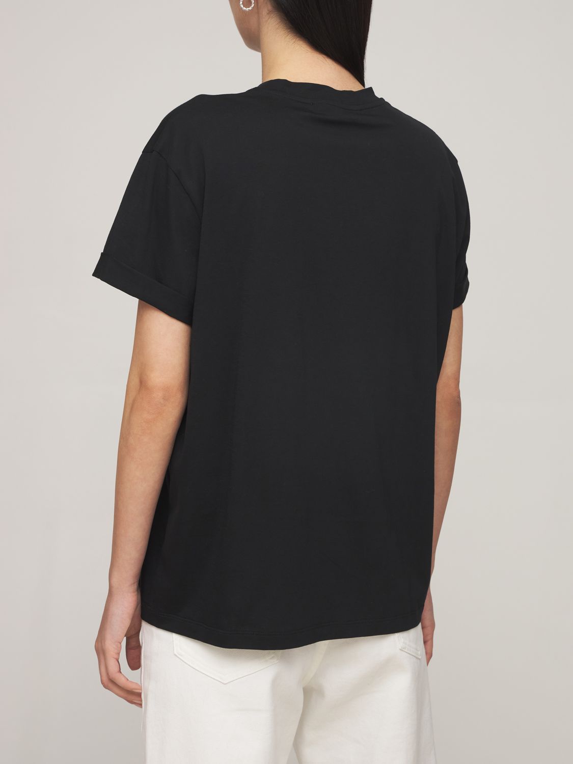Classic black T-shirt in versatile cotton
