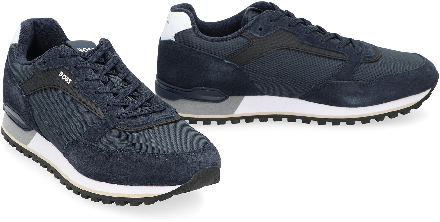 Low-top parkour sneakers.