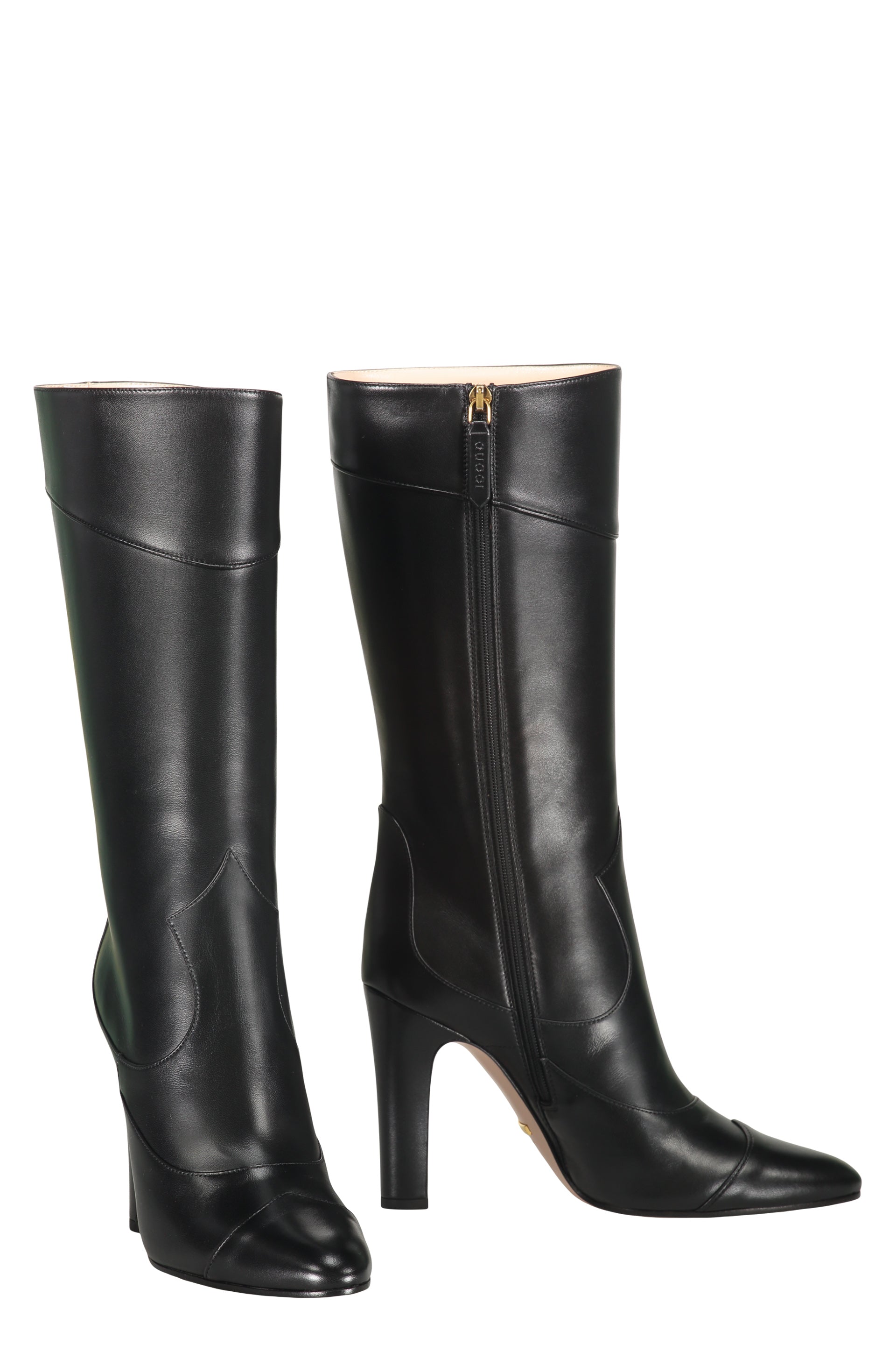 Elegant black leather boot