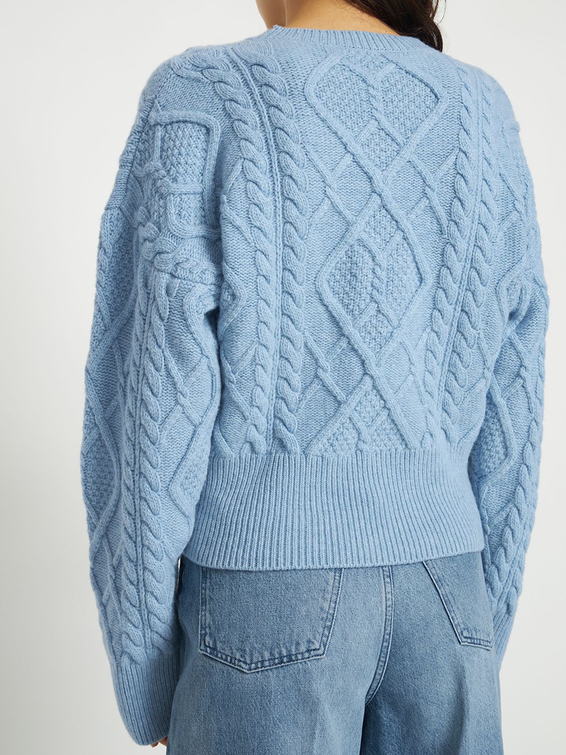 Elegant blue sweater for casual look