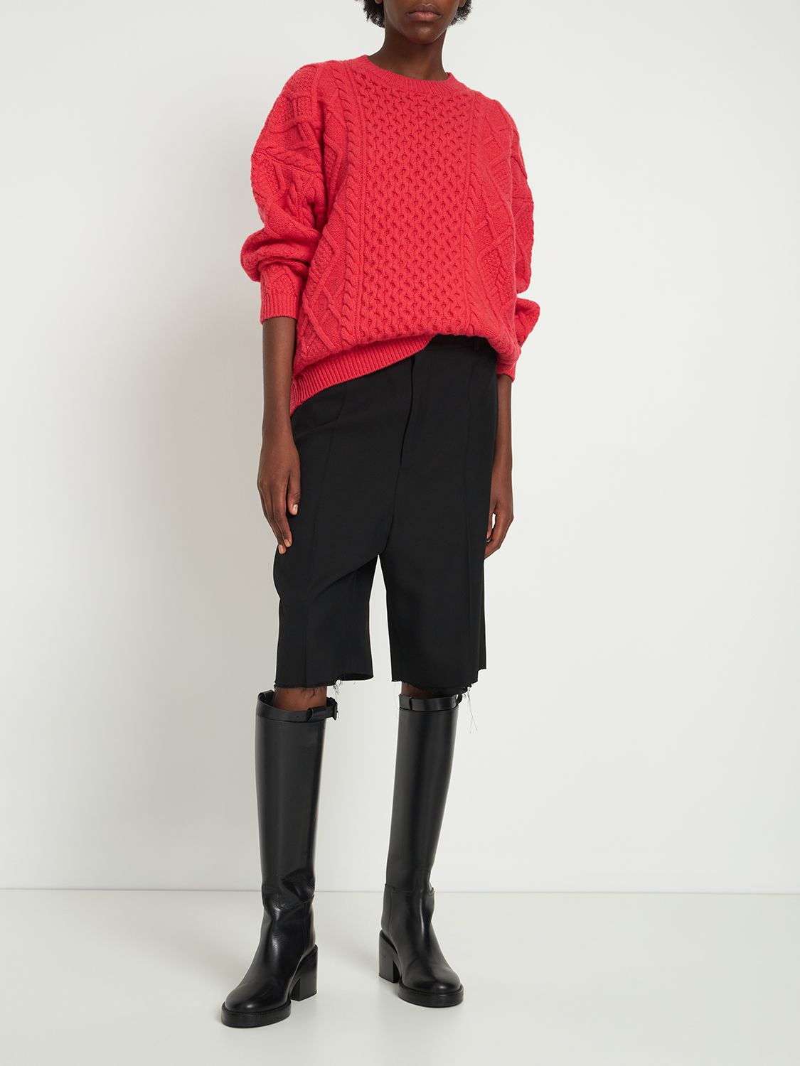 Red oversized sweater, comfort and modern style