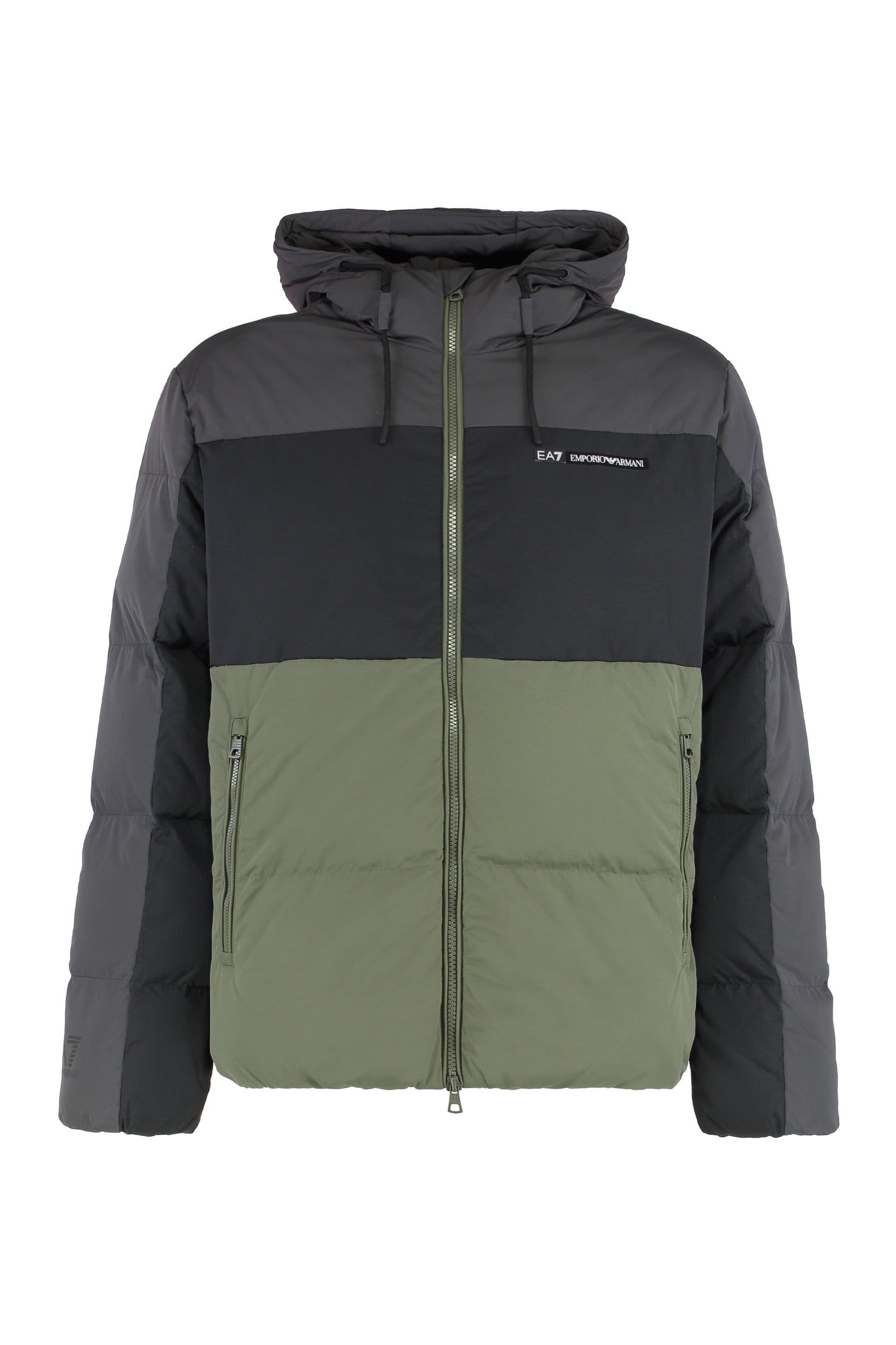 Puffer jacket in nylon