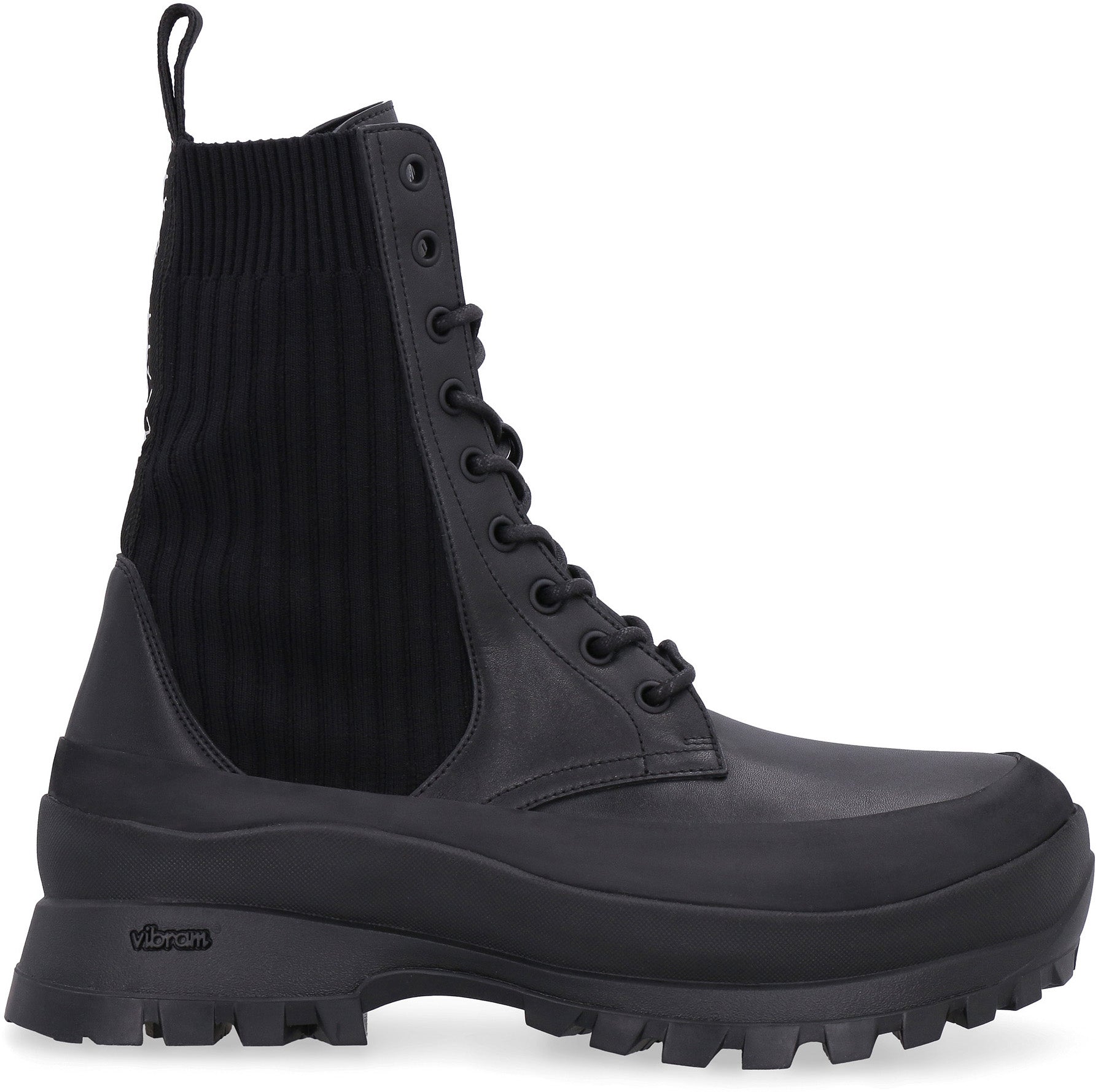 Trace Chelsea combat boots