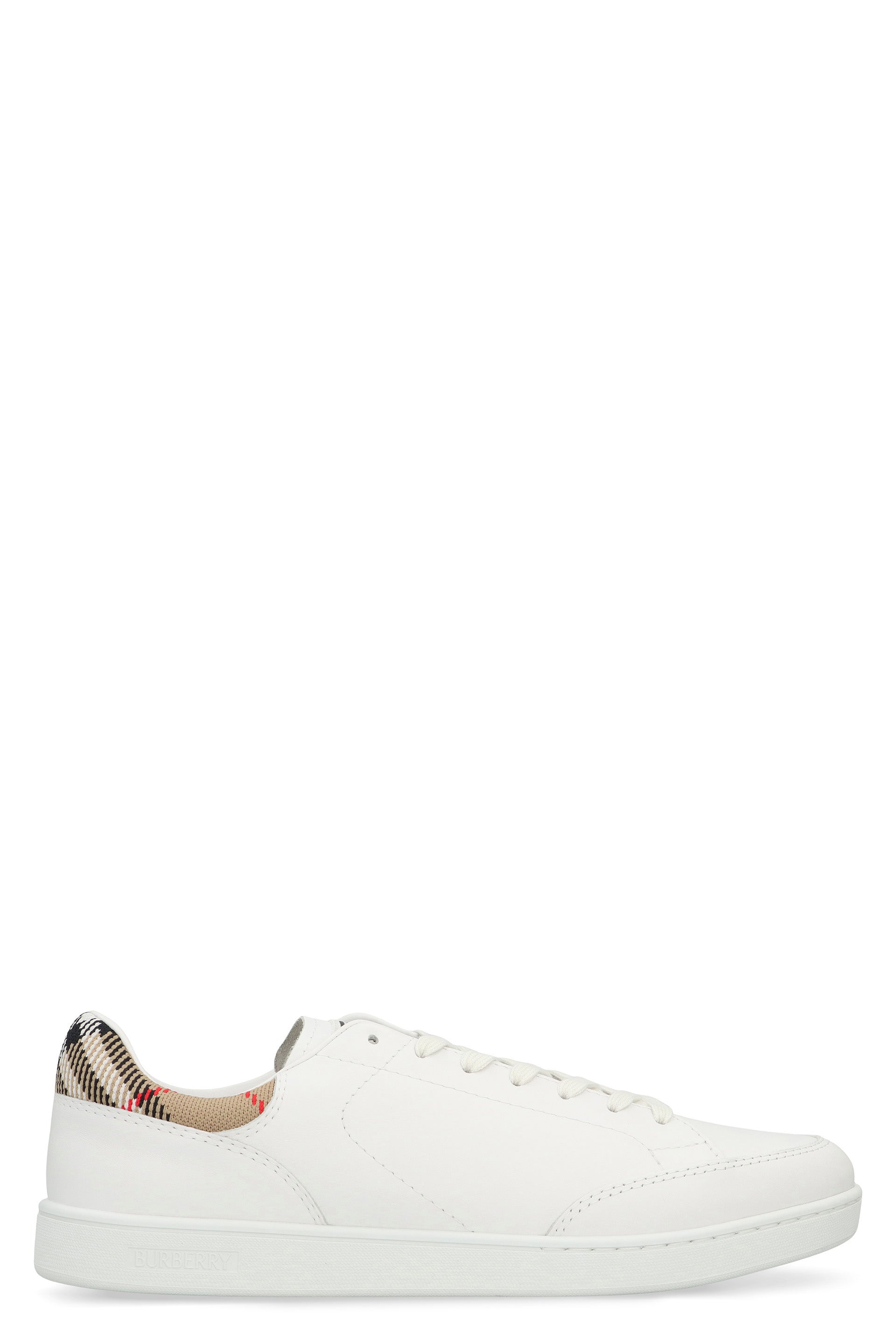 Sneakers set in leather