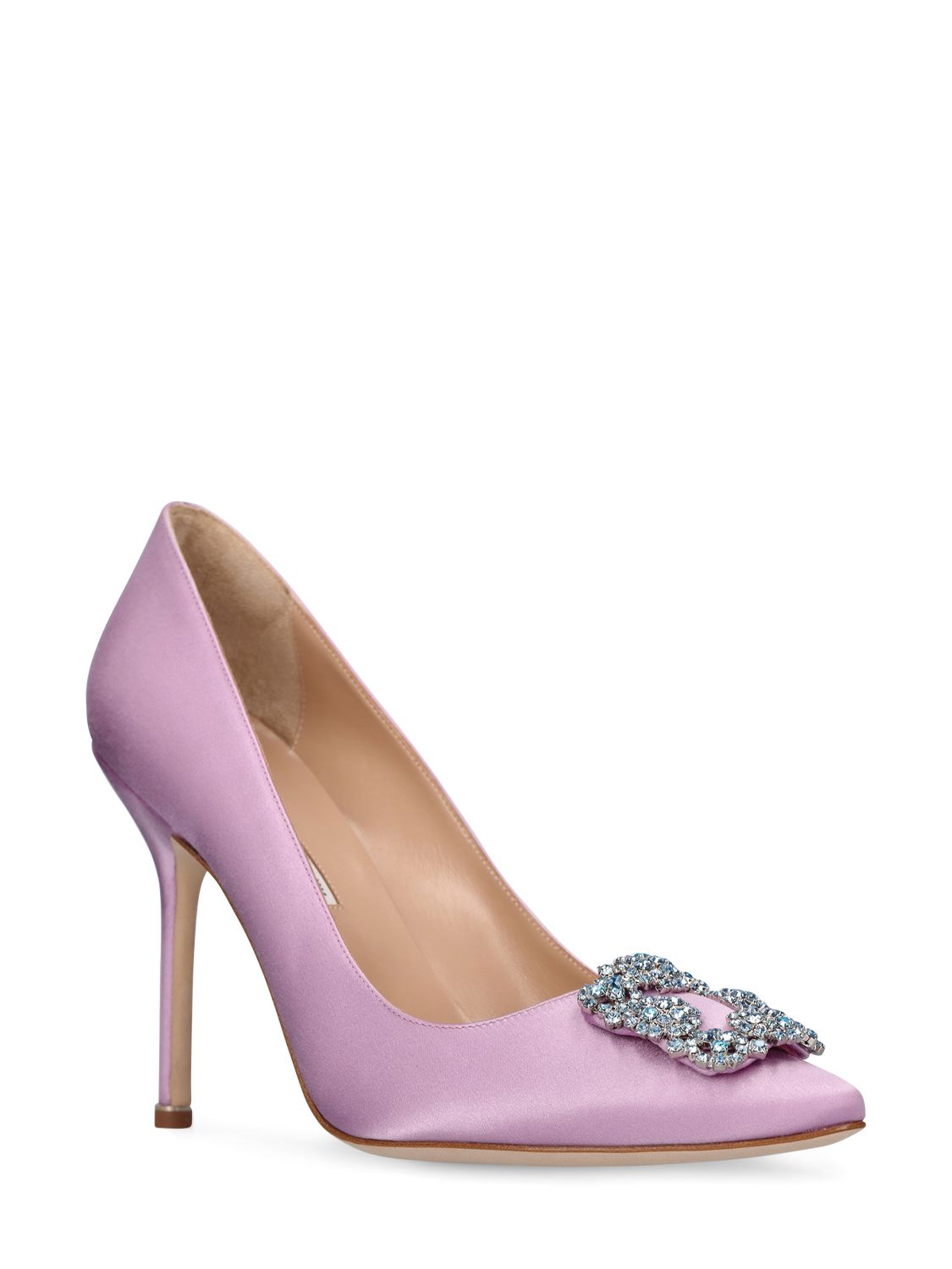 Elegant and refined pink satin décolleté