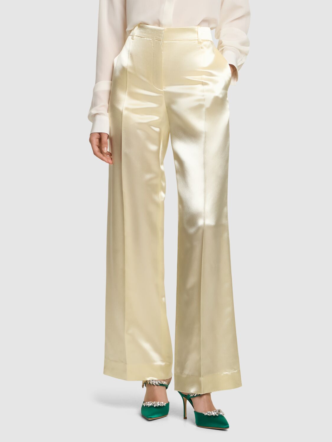 Elegant green mules with a thin heel