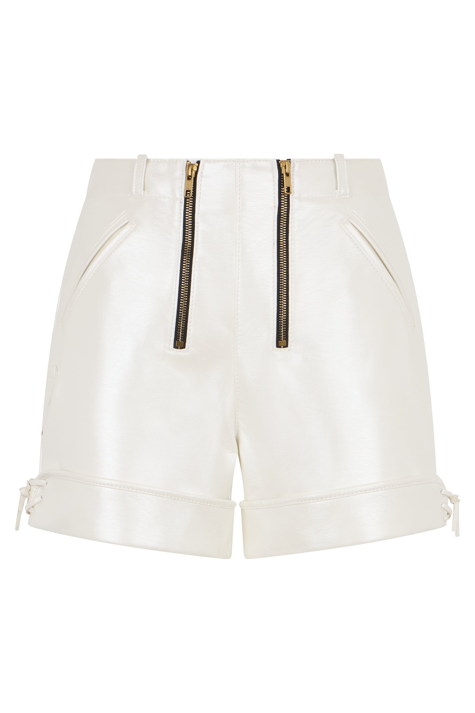 Short eco-leather pants in white with a versatile and refined design.