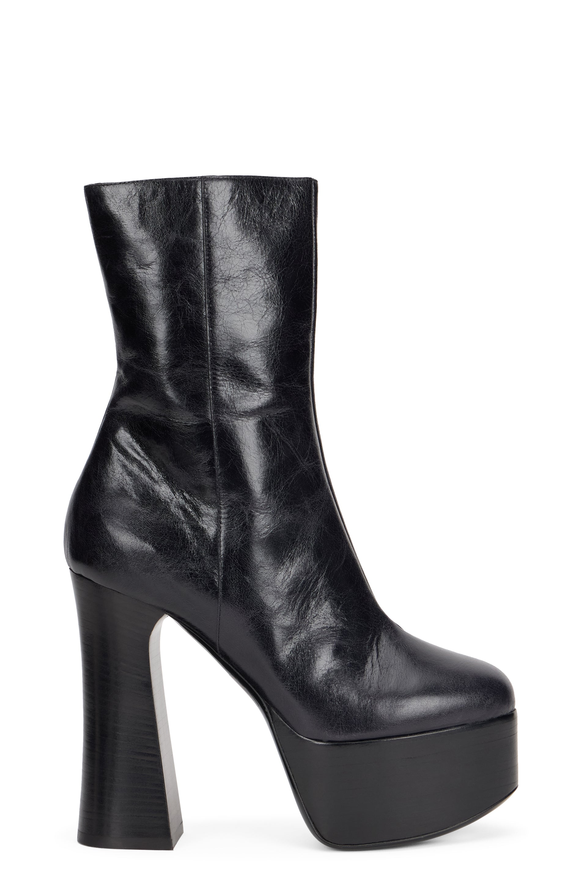 Black leather ankle boots with heel.