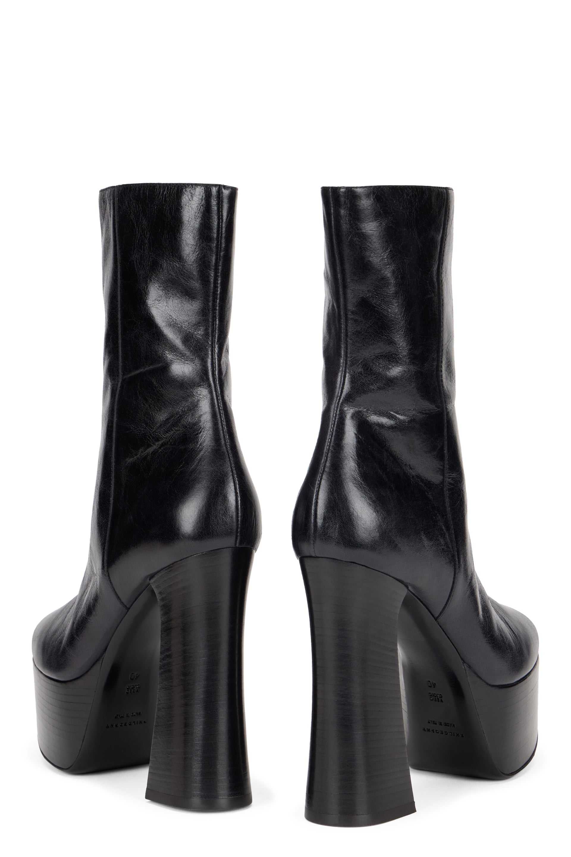 Black leather ankle boots with heel.