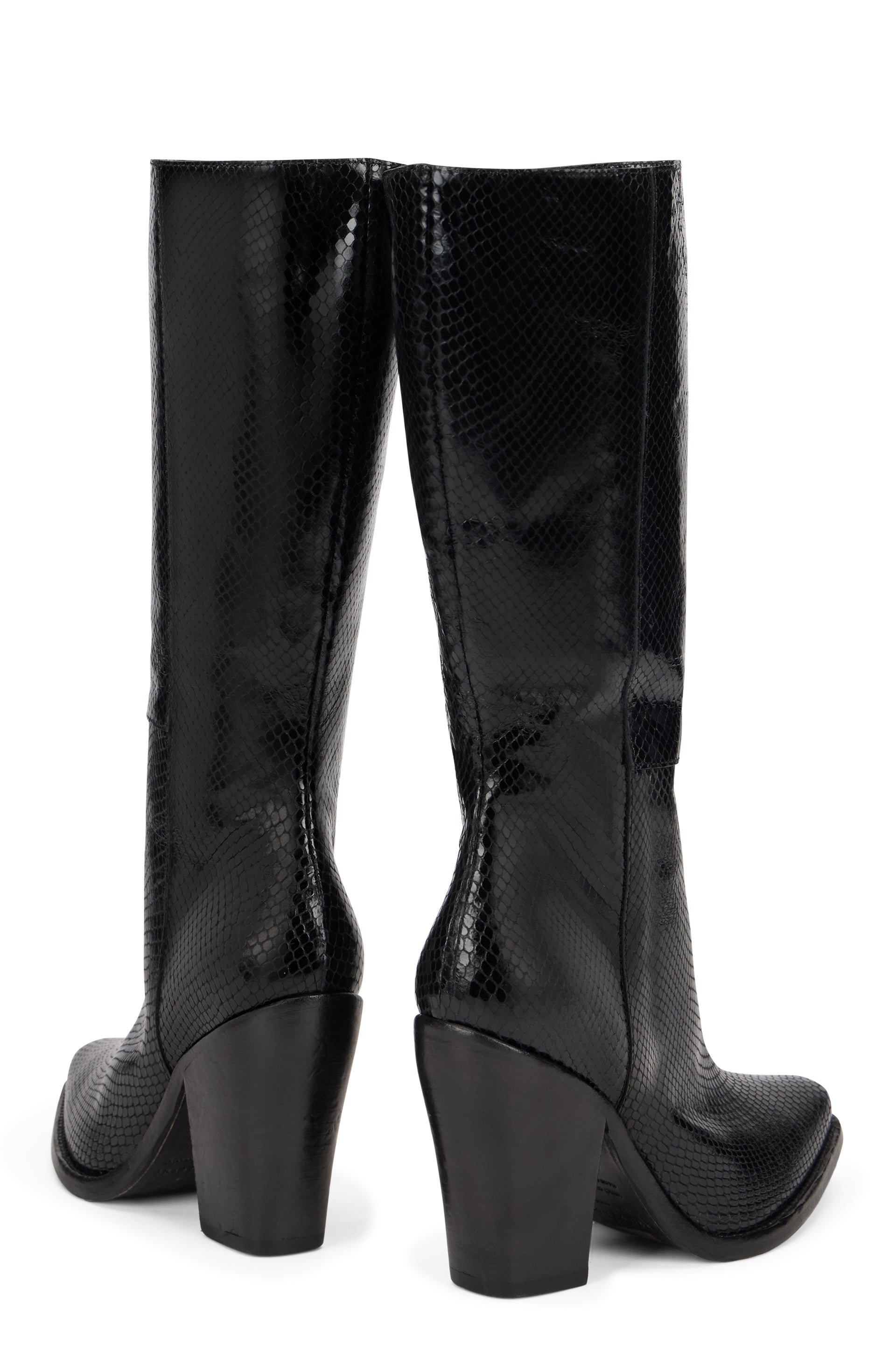 Black high leather boots with heels, elegant and versatile.