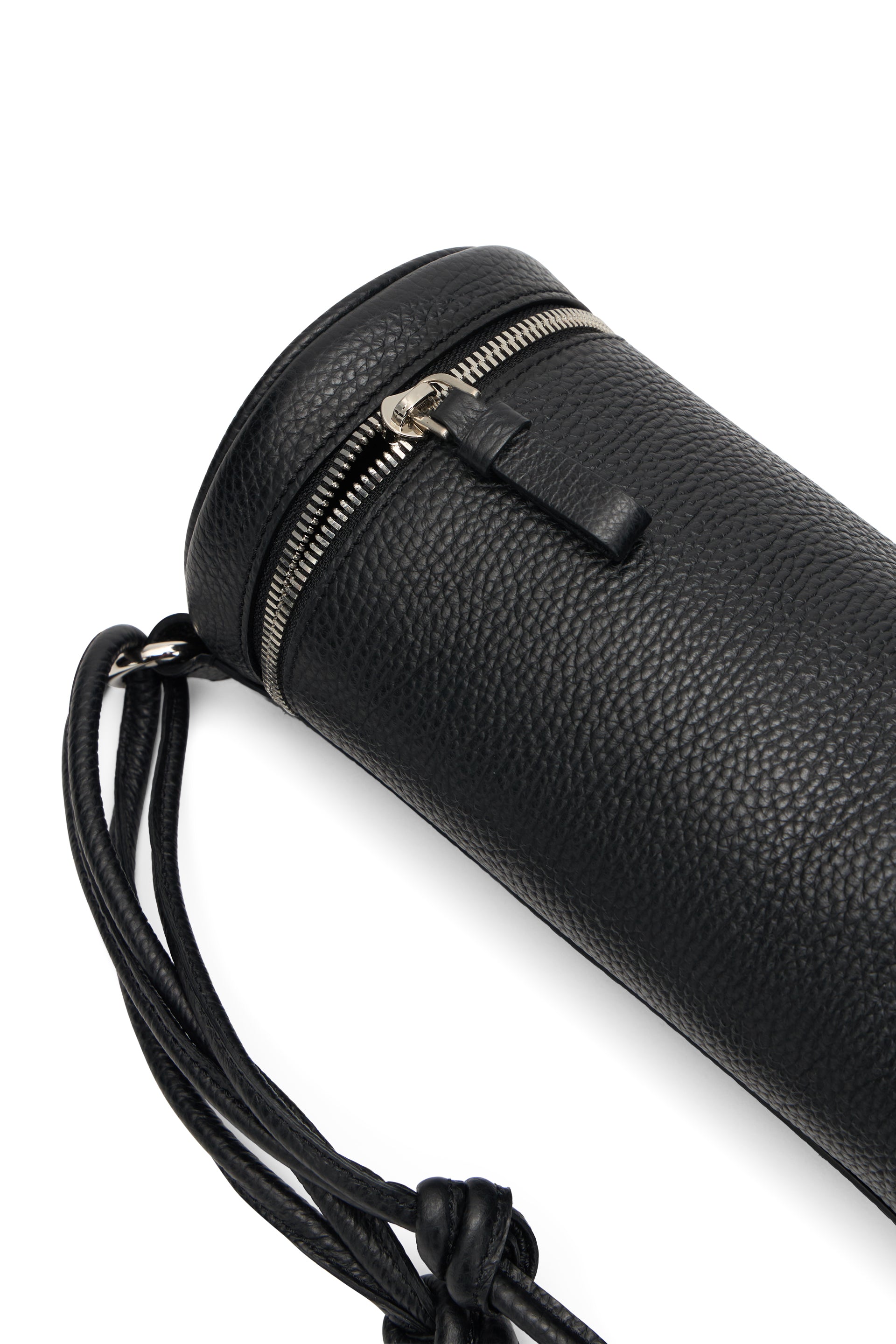 Black bucket bag, elegant and minimalist.