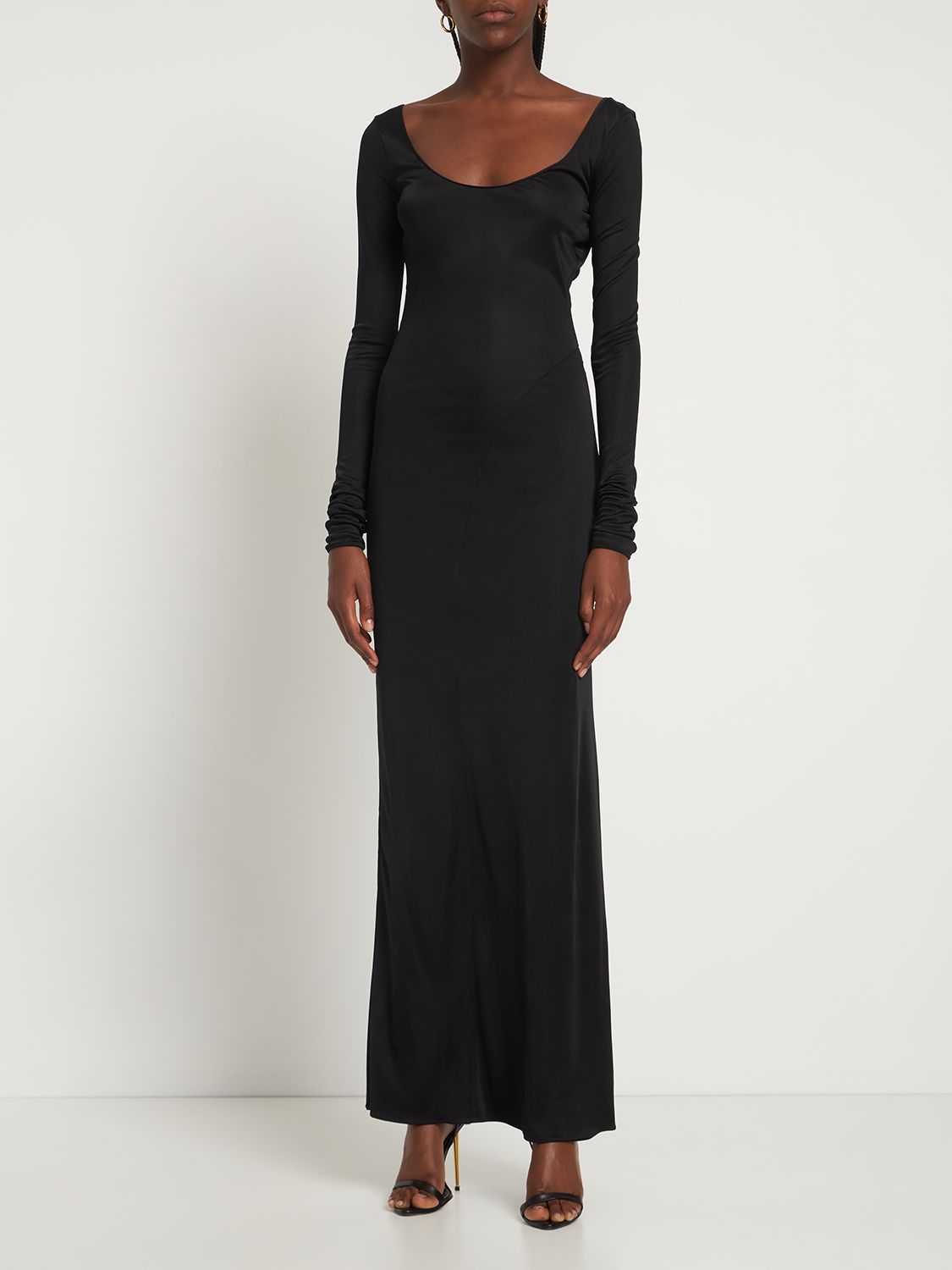 Long fitted dress in elegant black fabric