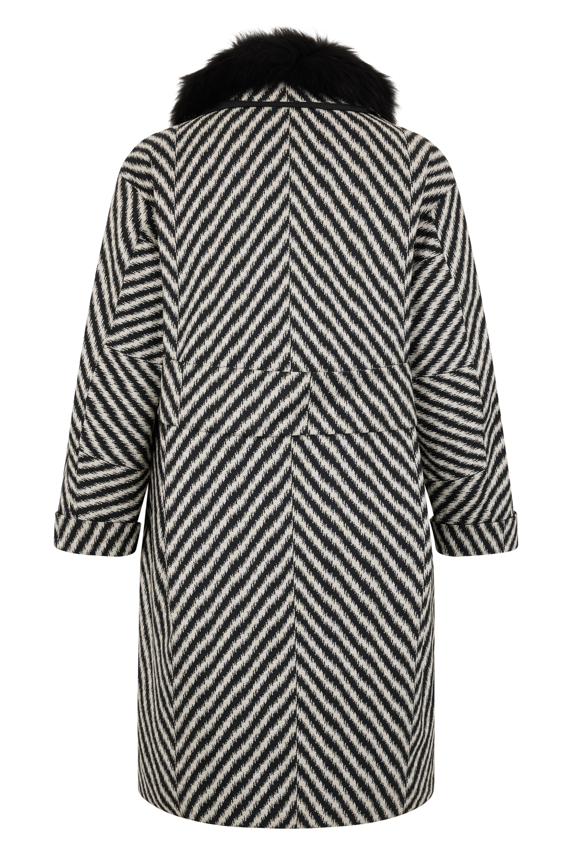 Elegant zigzag coat with fur
