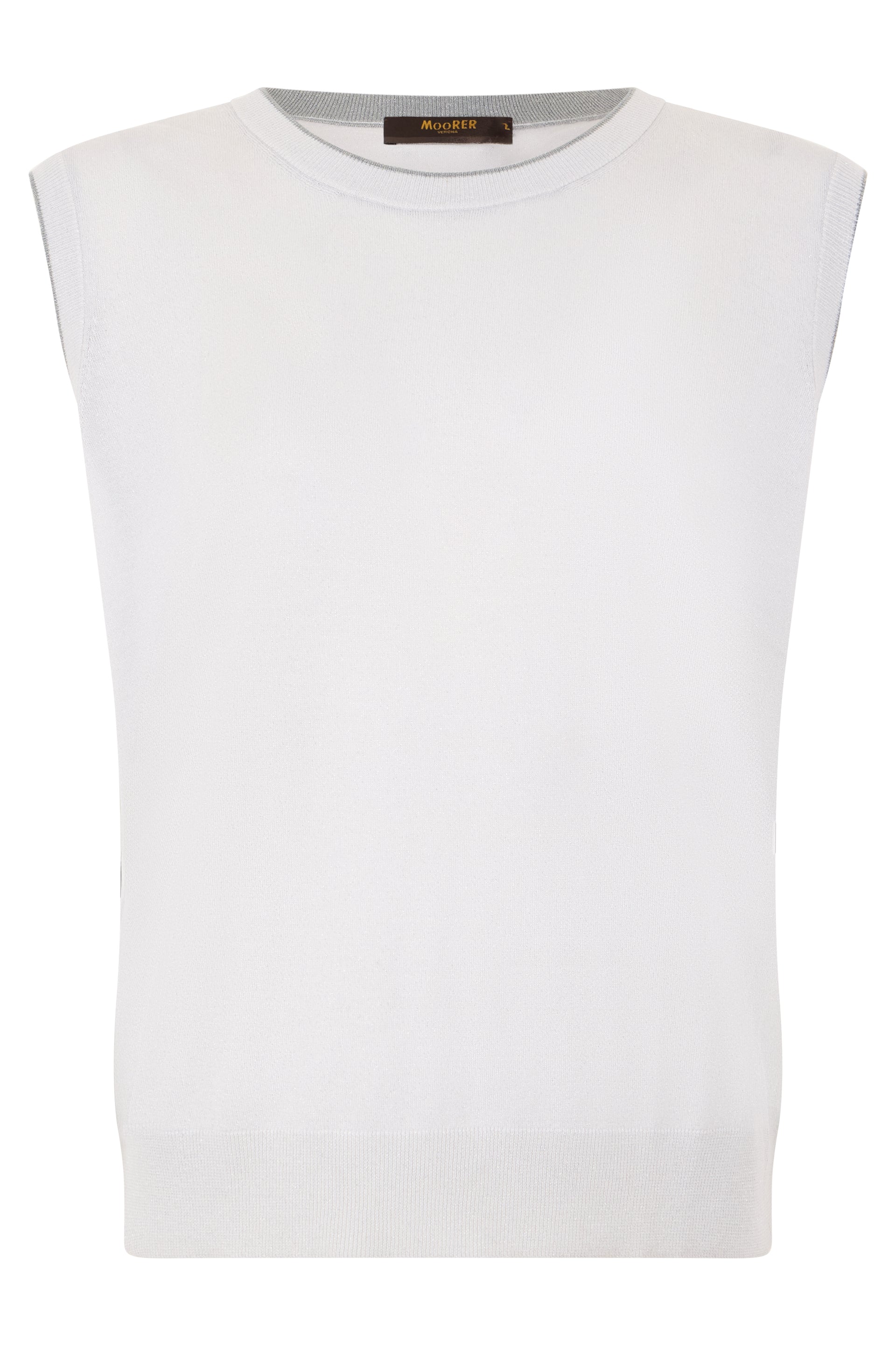 White, soft and versatile sleeveless sweater