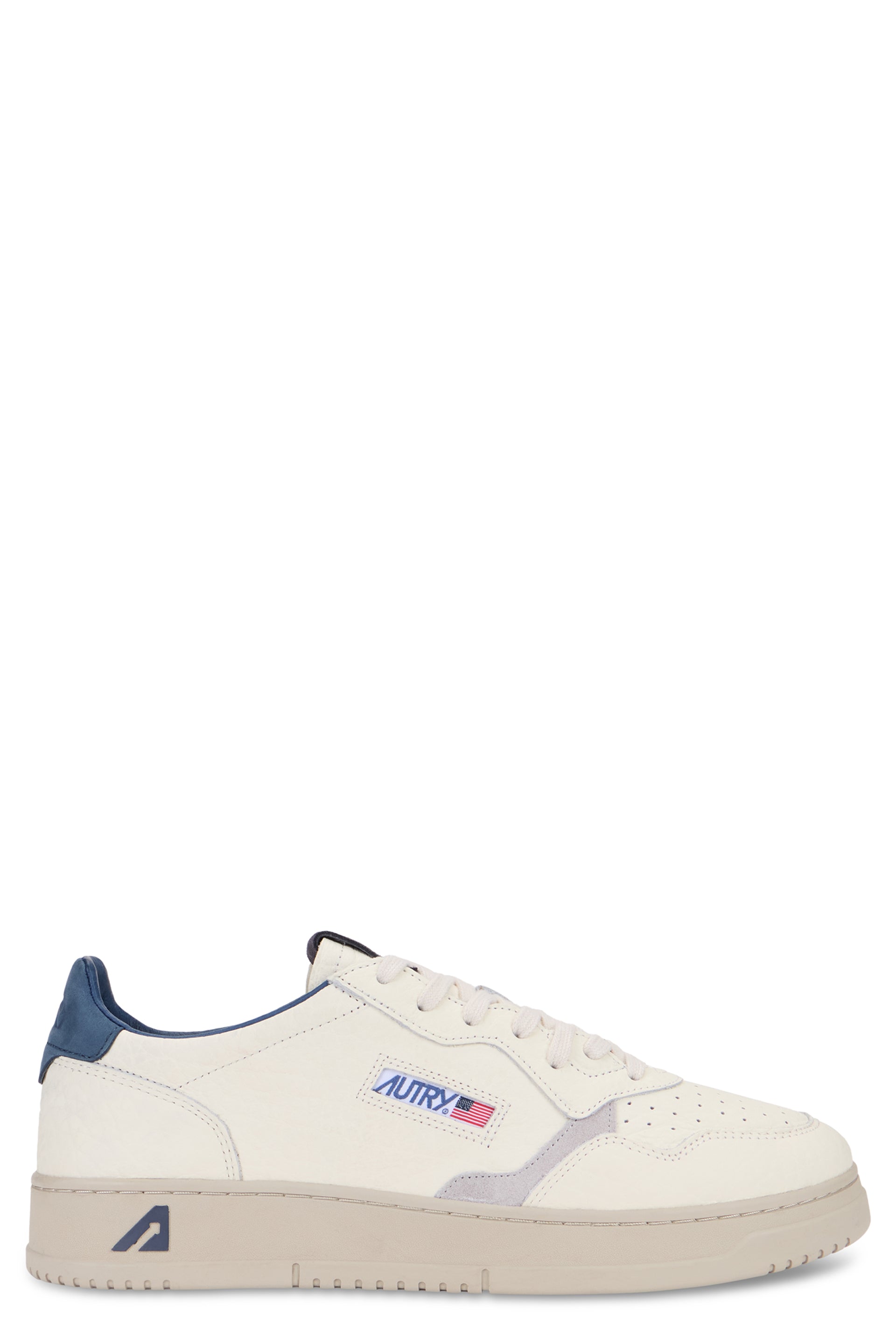 Low-top sneakers Medalist