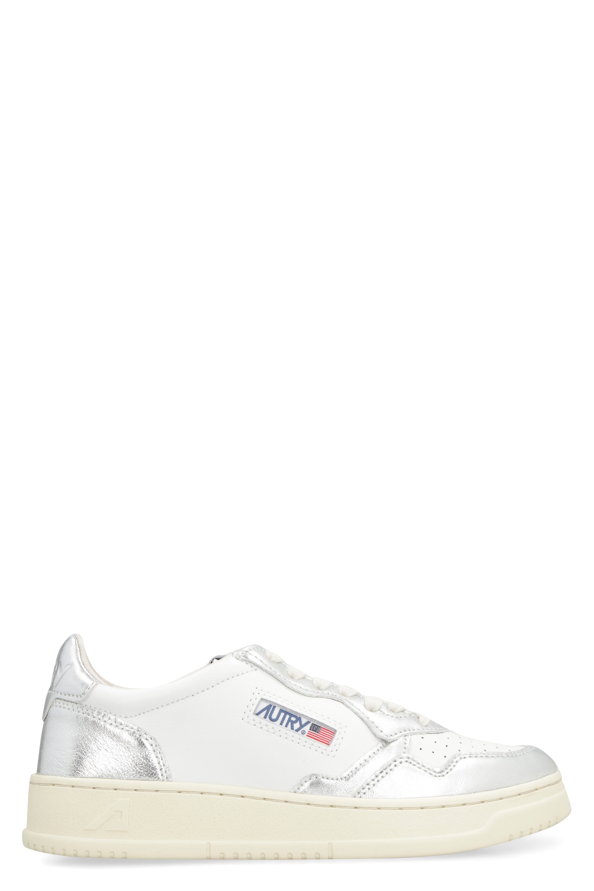 Medalist low-top sneakers
