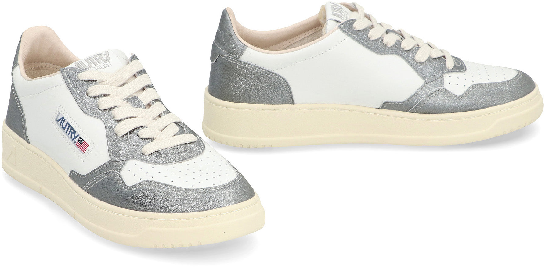 Medalist low-top sneakers