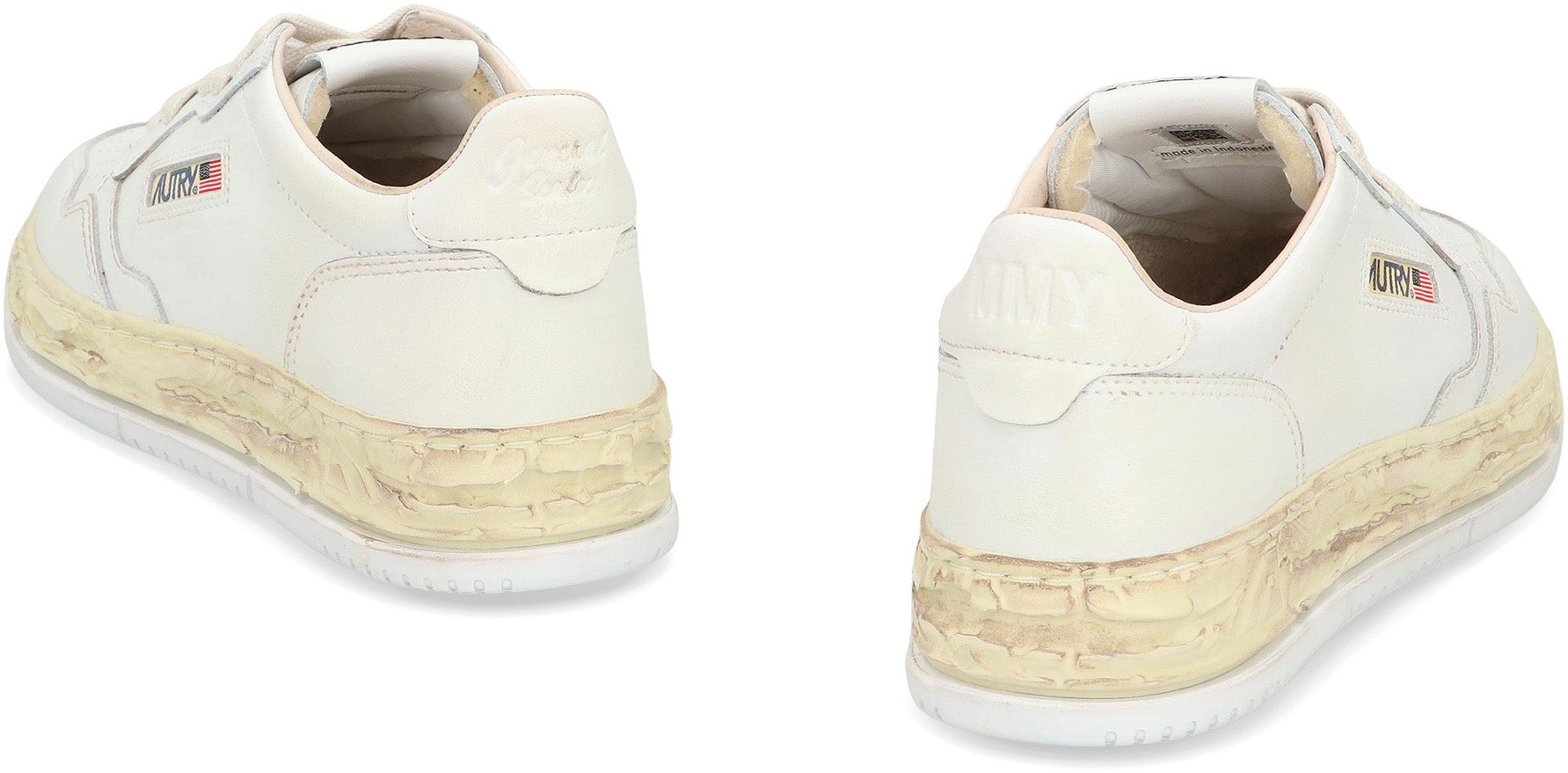 Medalist low-top sneakers