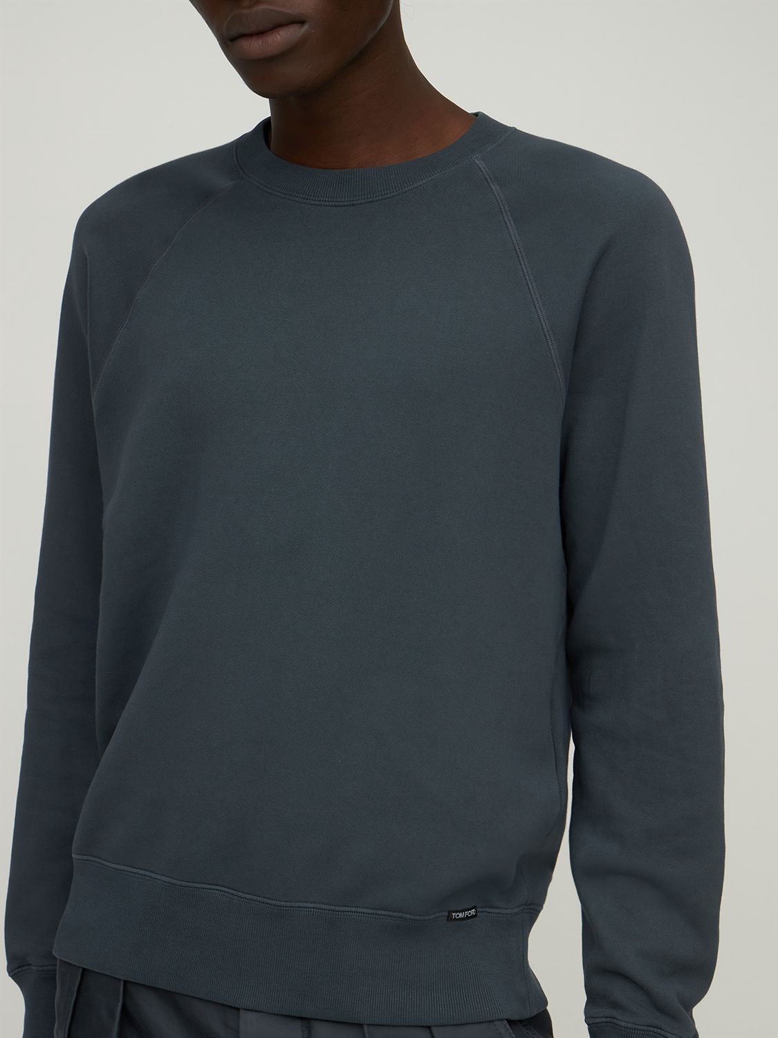 Dark blue elegant and versatile sweatshirt