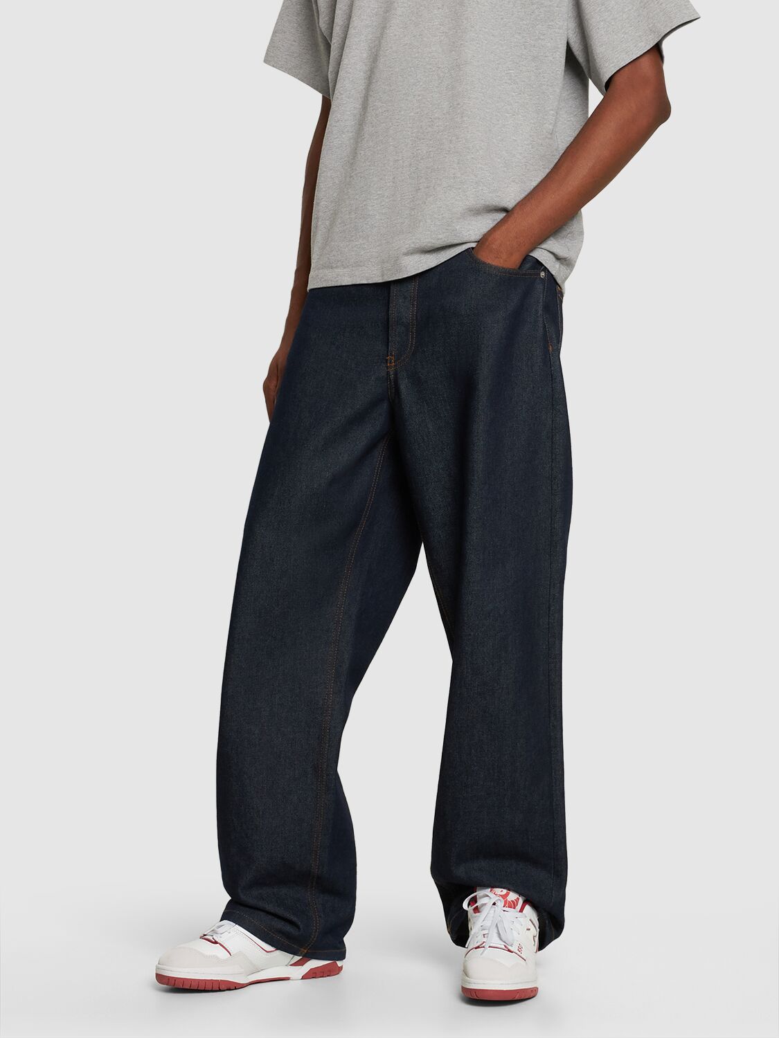 Classic white and red comfortable sneakers