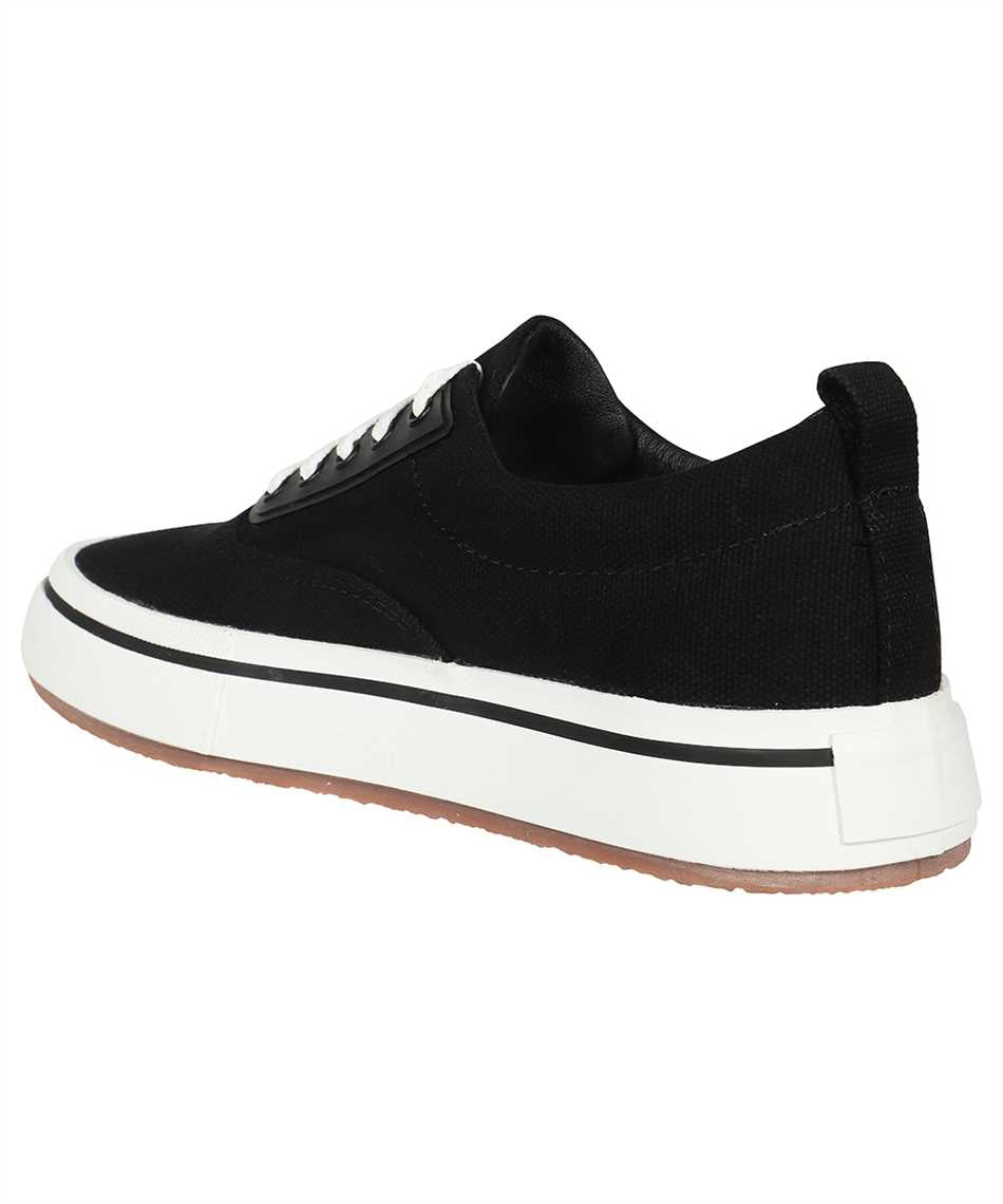 Low-top sneakers