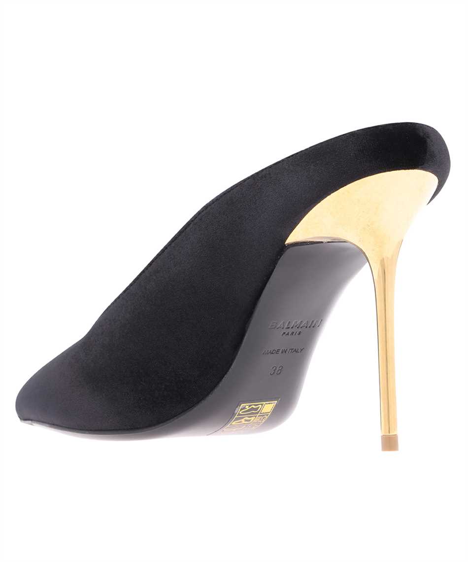Velvet pumps