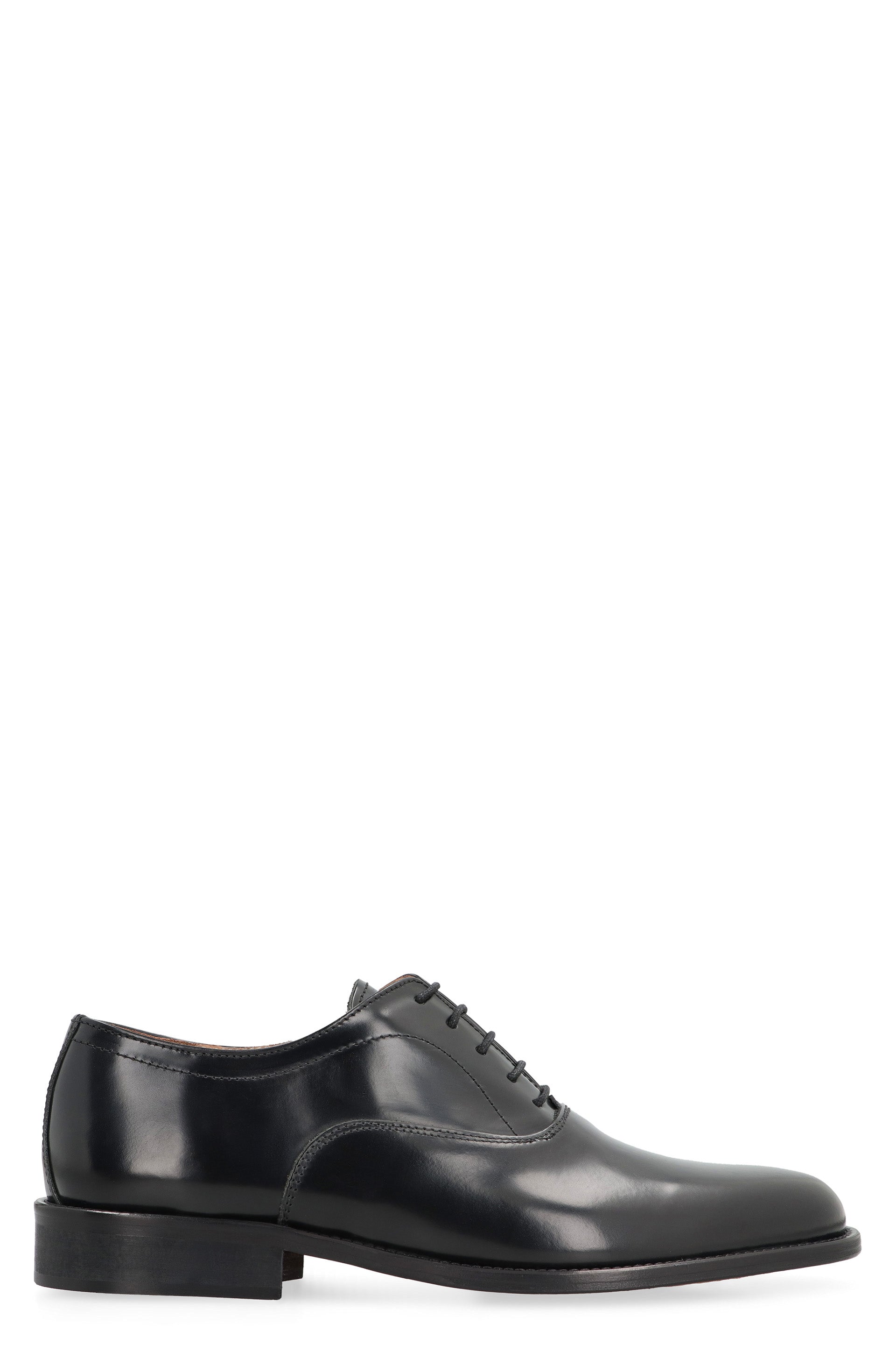 Leather lace-up shoes