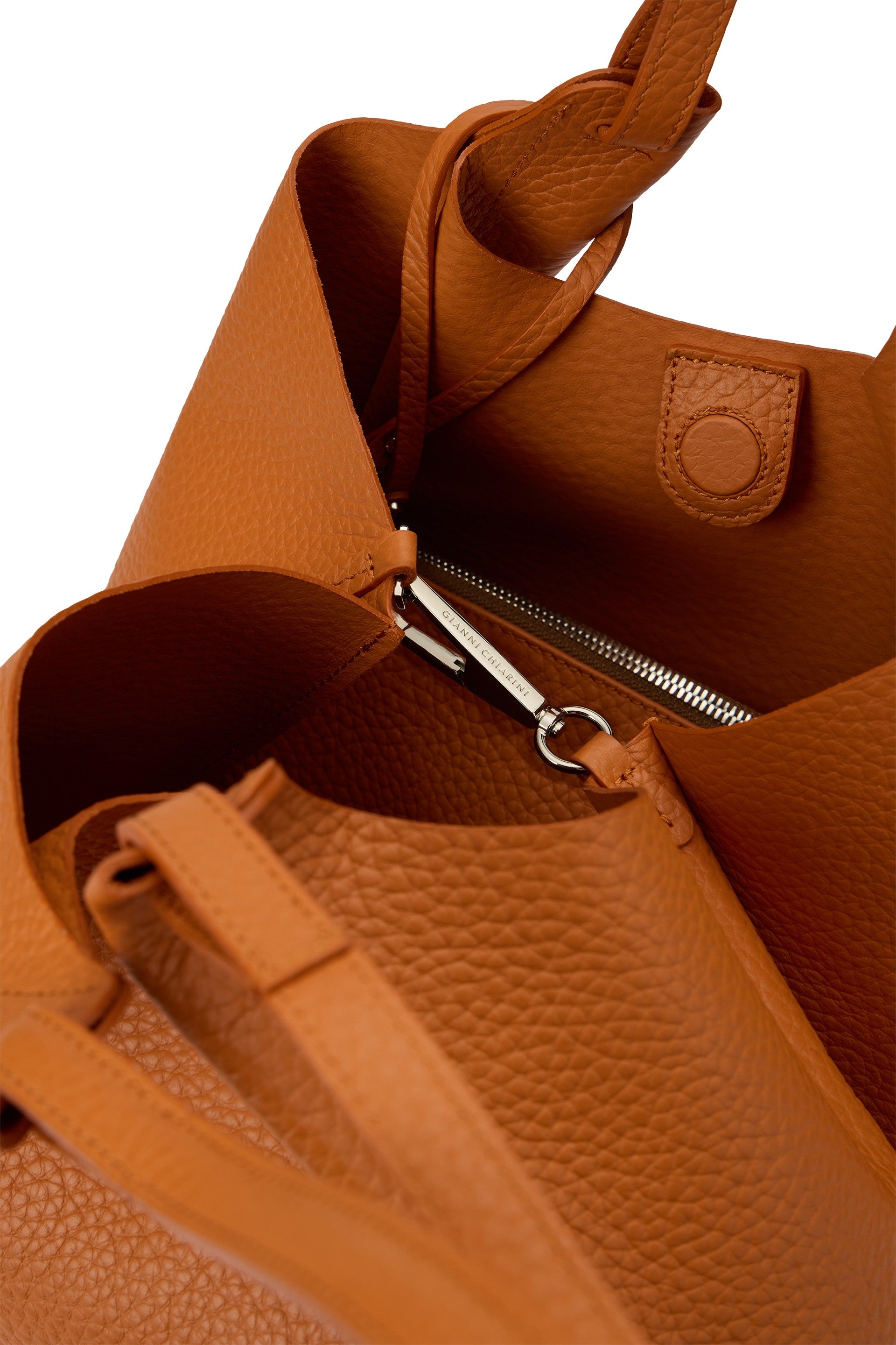 Dua shoulder bag in leather