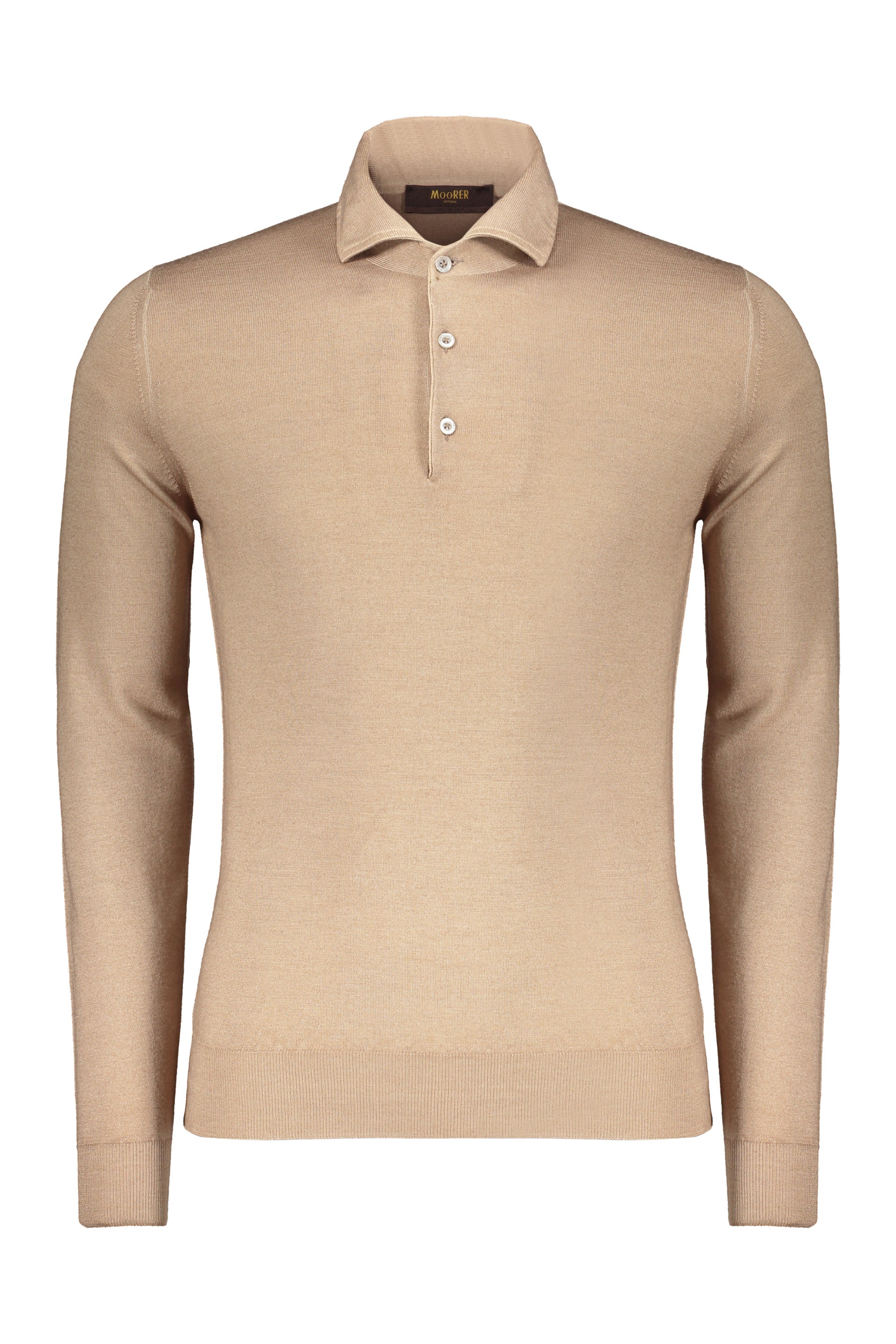 Elegant beige sweater, comfort and style guaranteed