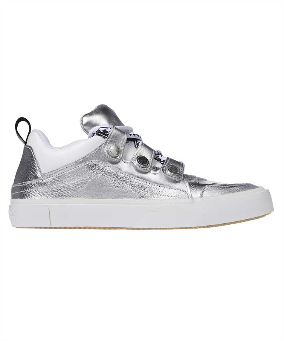 Low-top sneakers