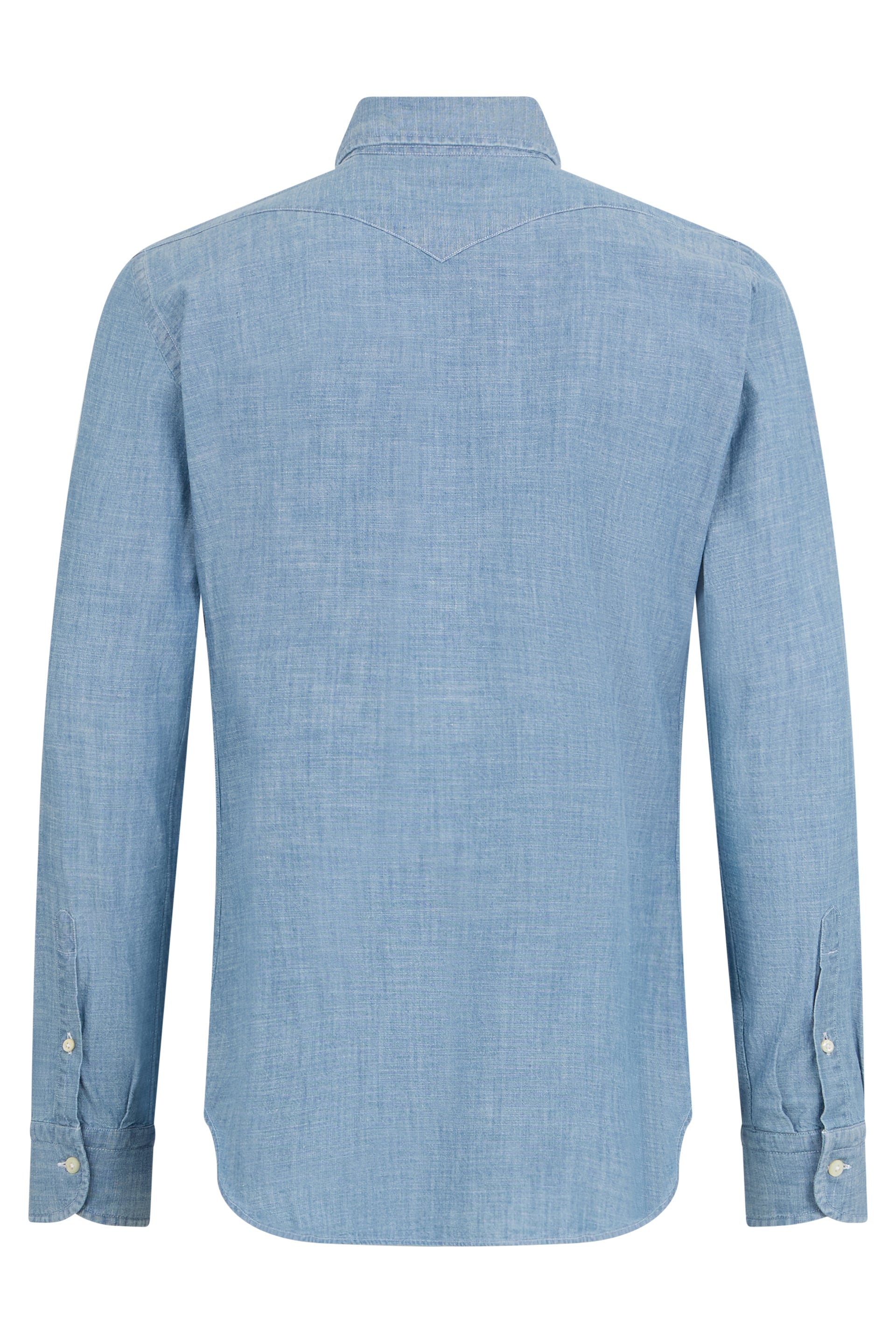 Light denim shirt in light blue, versatile and comfortable.